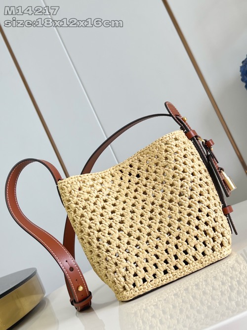 All In BB Handbag Raffia and Leather Bucket Bag, 18 x 12 x 16 cm 1 All In BB Handbag Raffia and Leather Bucket Bag, 18 x 12 x 16 cm