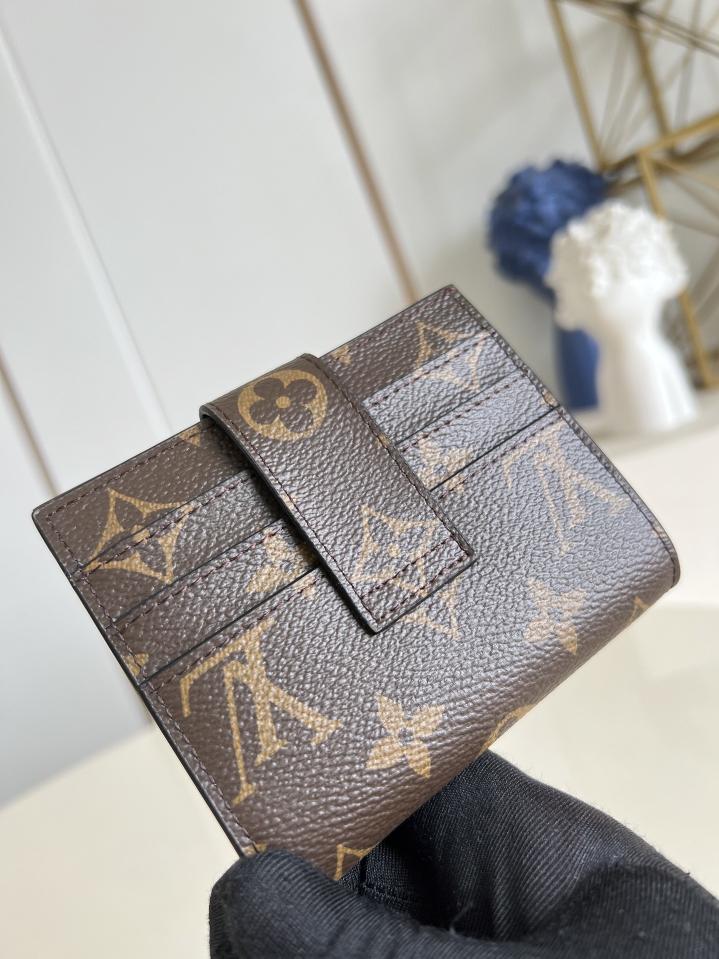 【顶级原单 M61731黑 】此款多功能卡包钱夹采用柔软的Monogram 帆布制成!衬以颜色鲜艳的內衬