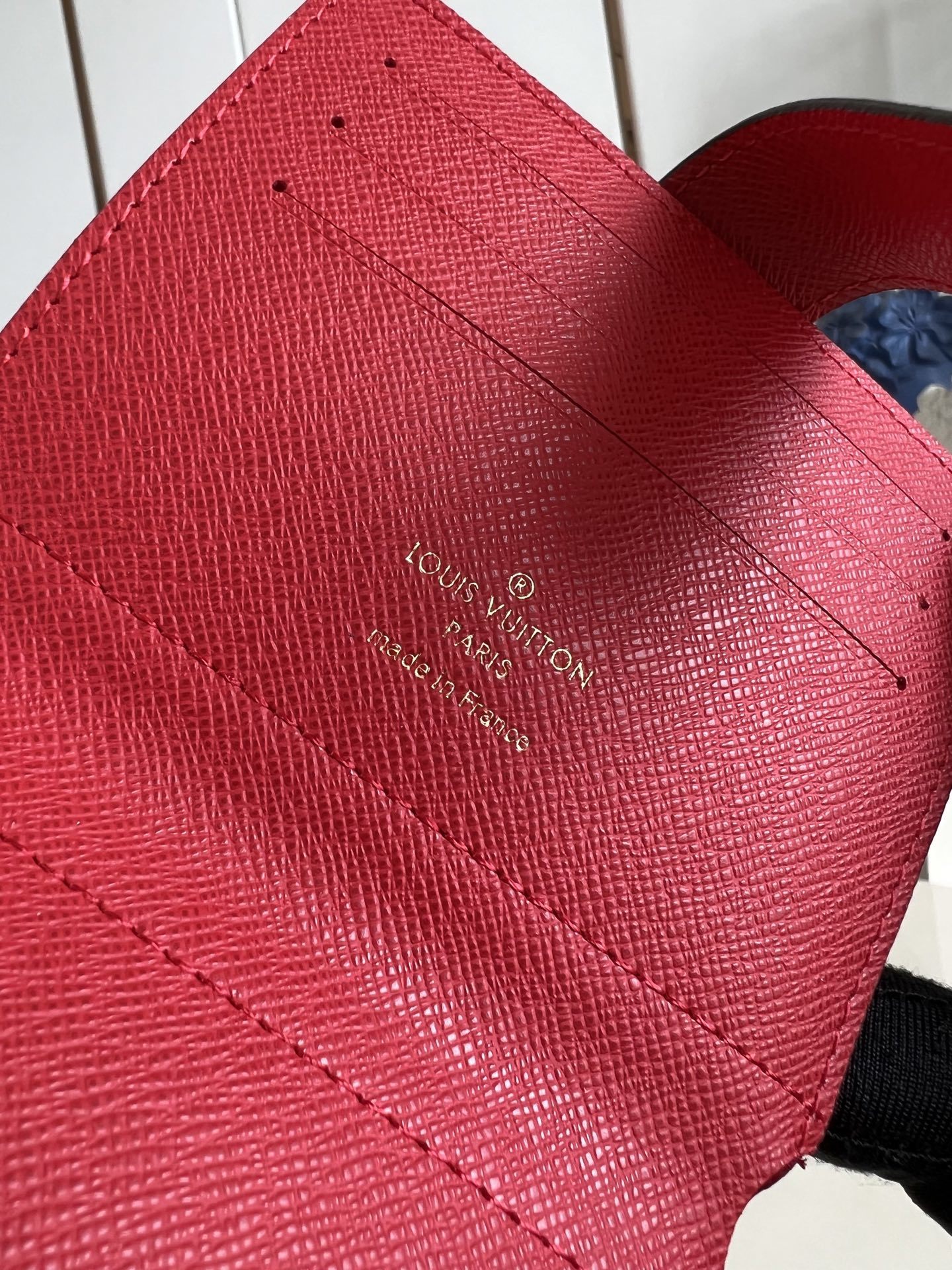 【顶级原单 M61731红 】此款多功能卡包钱夹采用柔软的Monogram 帆布制成!衬以颜色鲜艳的內衬