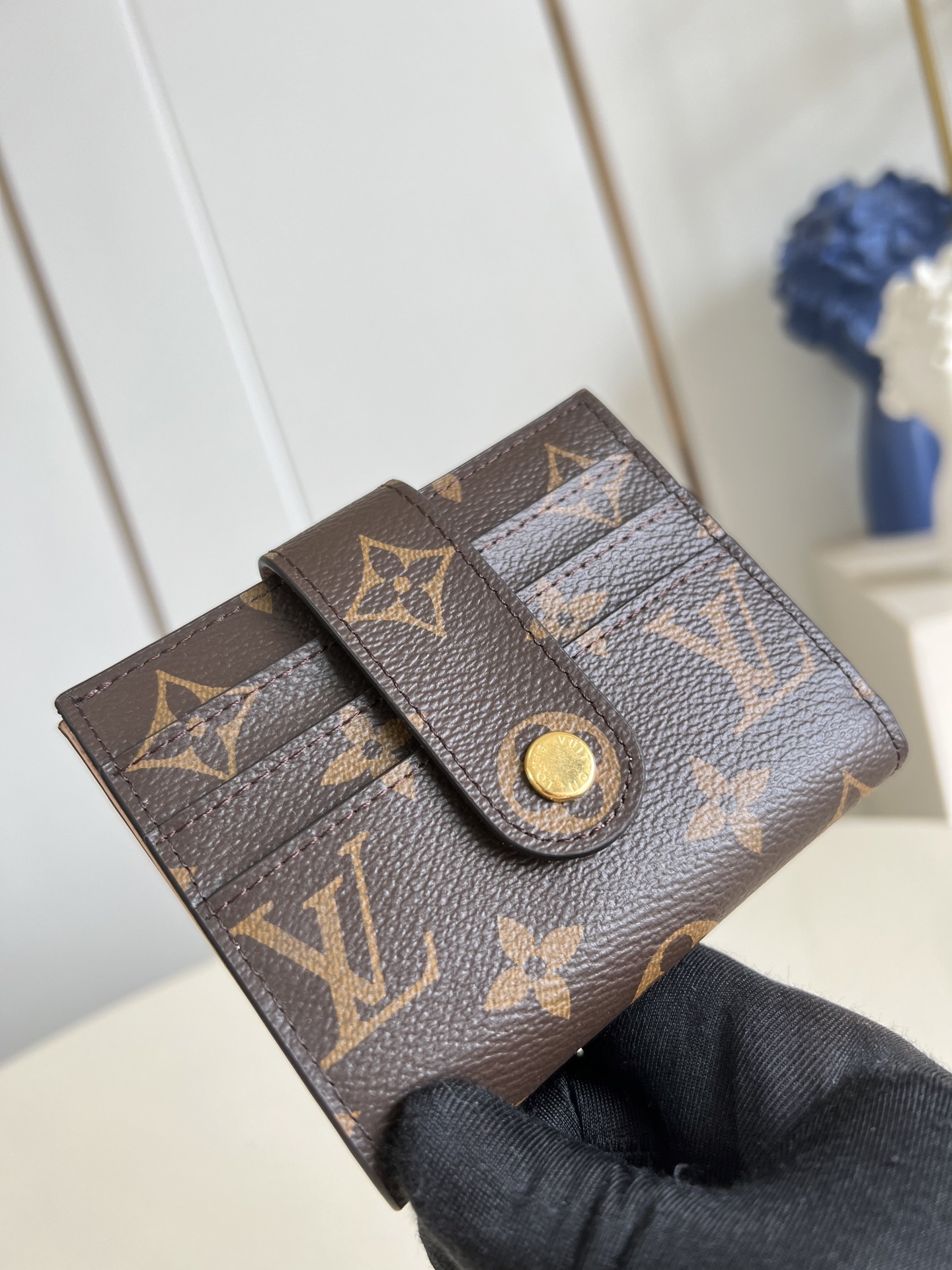 【顶级原单 M61731粉 】此款多功能卡包钱夹采用柔软的Monogram 帆布制成!衬以颜色鲜艳的內衬