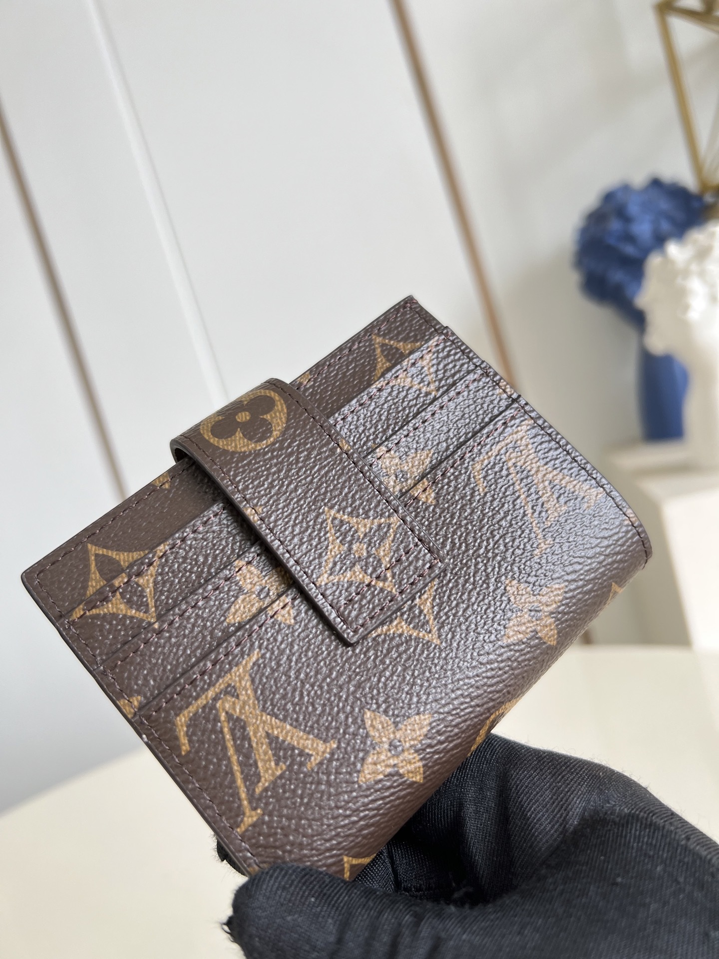 【顶级原单 M61731棕 】此款多功能卡包钱夹采用柔软的Monogram 帆布制成!衬以颜色鲜艳的內衬