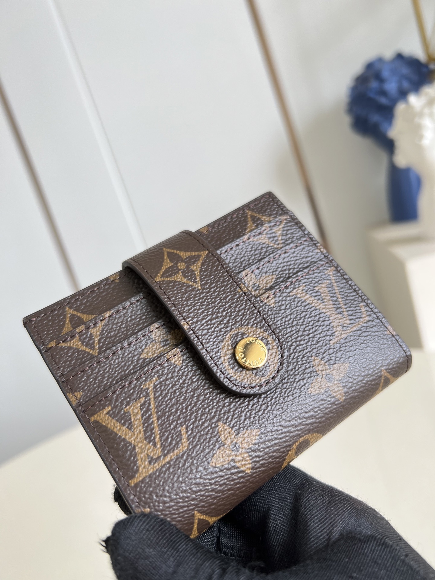【顶级原单 M61731棕 】此款多功能卡包钱夹采用柔软的Monogram 帆布制成!衬以颜色鲜艳的內衬