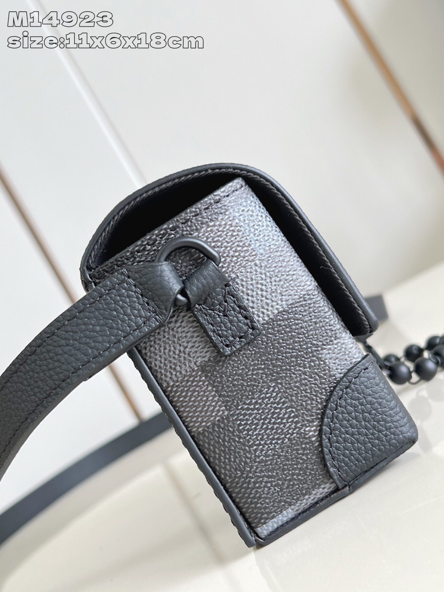 【顶级原单 M14923 】本款 Steamer 迷你手袋以 Damoflage Black 涂层帆布呈