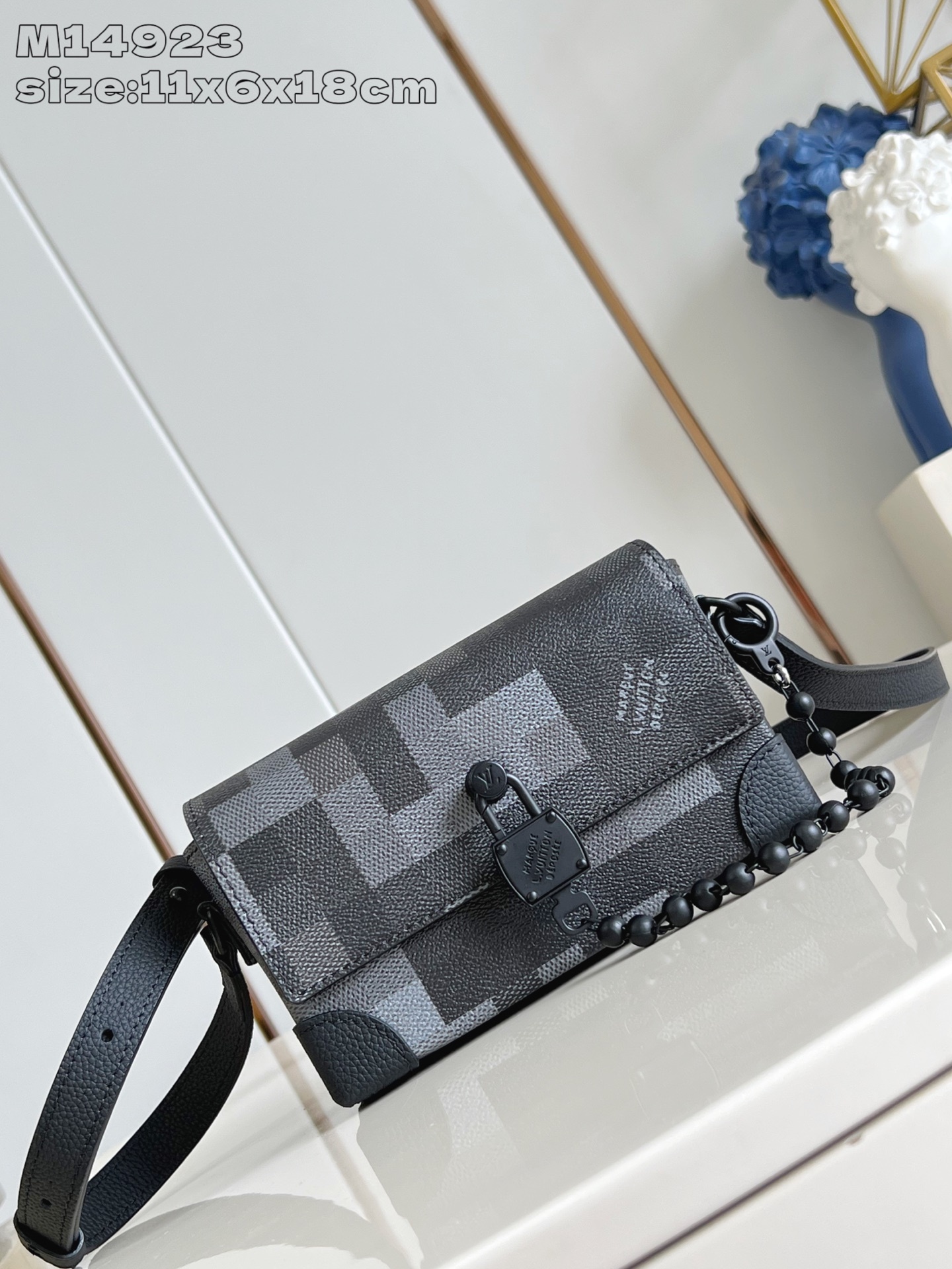 【顶级原单 M14923 】本款 Steamer 迷你手袋以 Damoflage Black 涂层帆布呈