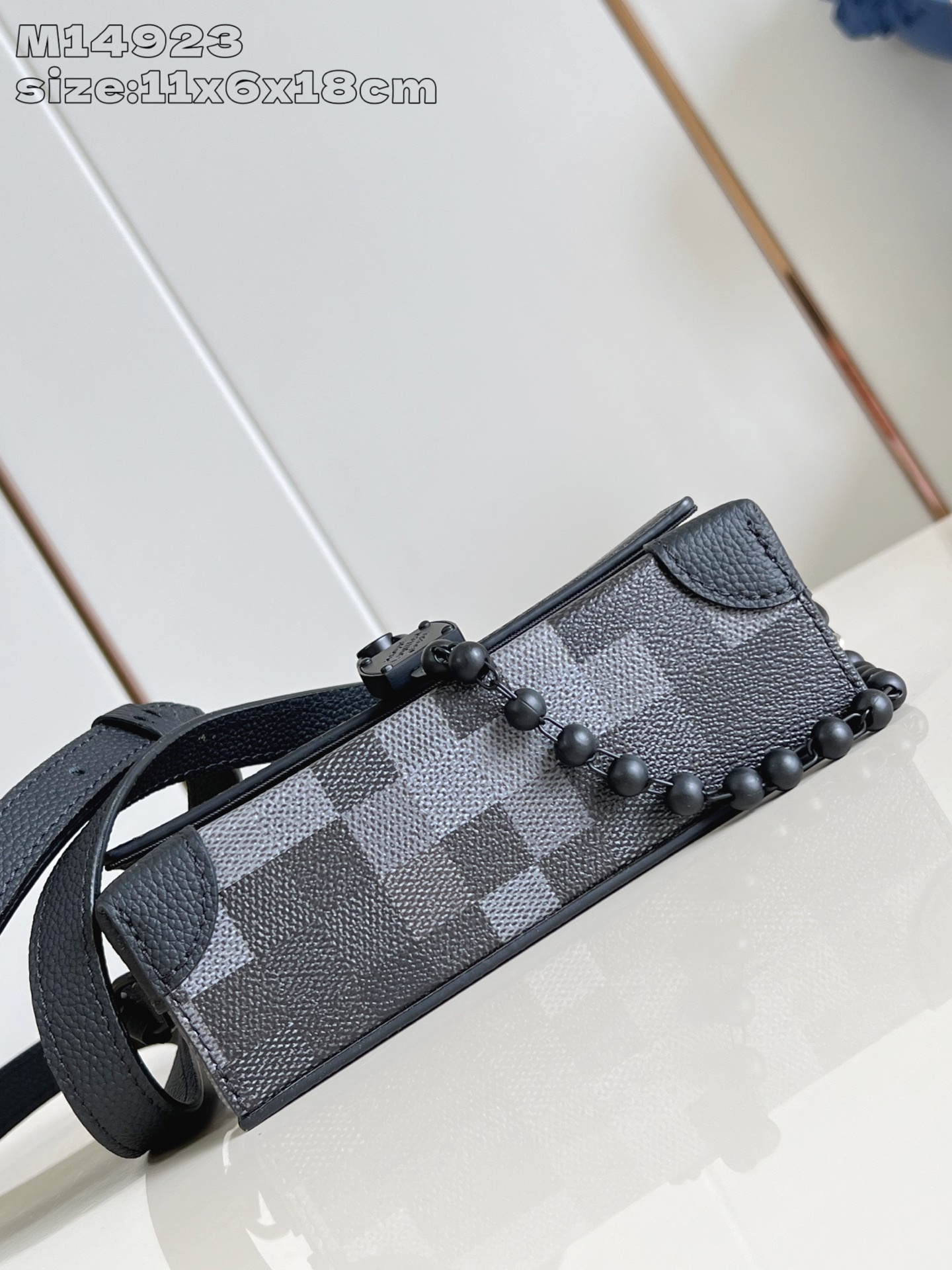 【顶级原单 M14923 】本款 Steamer 迷你手袋以 Damoflage Black 涂层帆布呈