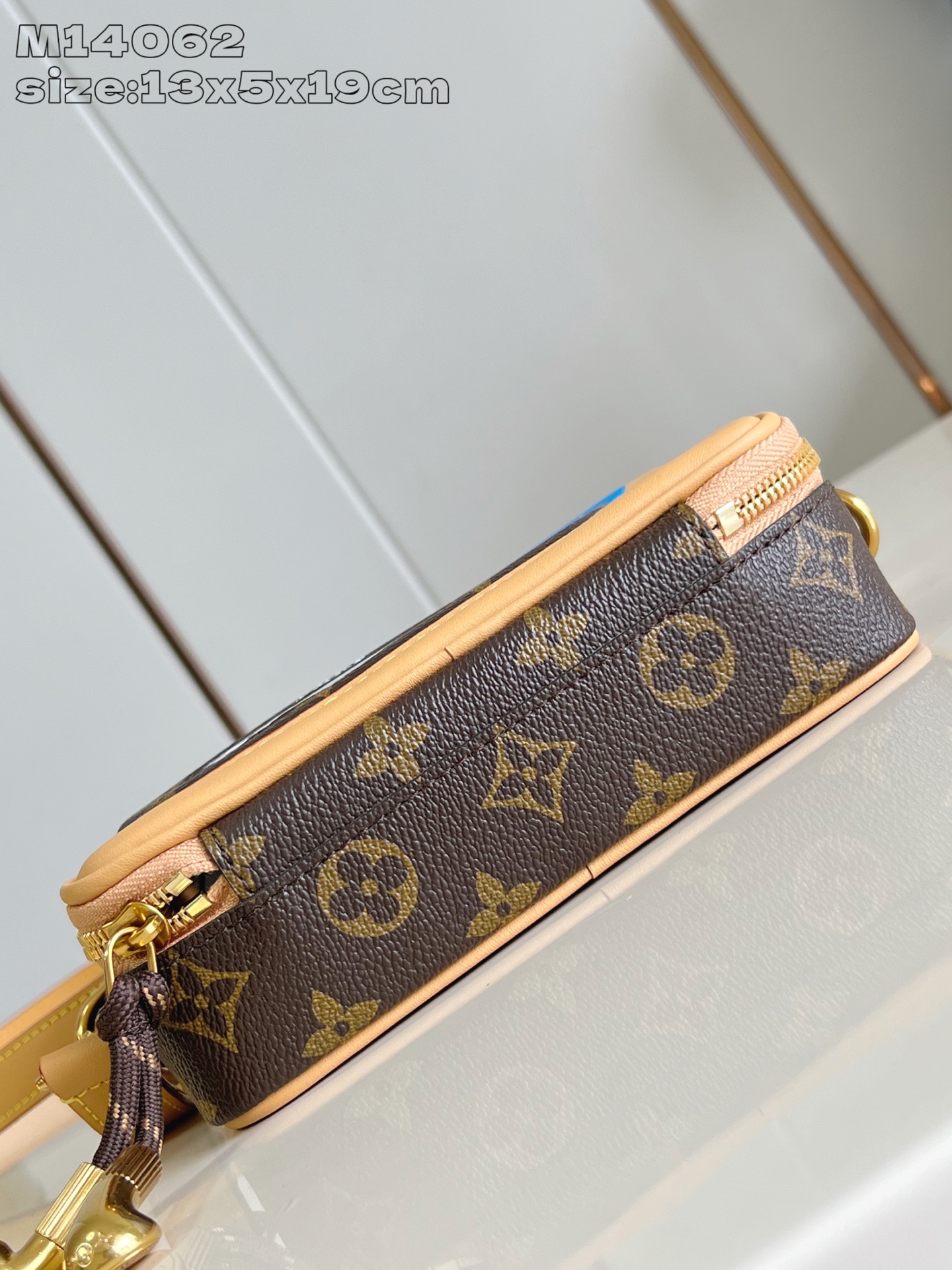 Louis Vuitton Baladeur Wearable Wallet Monogram Canvas Leather Crossbody Bag 10 i1751864948005 6742 0 8