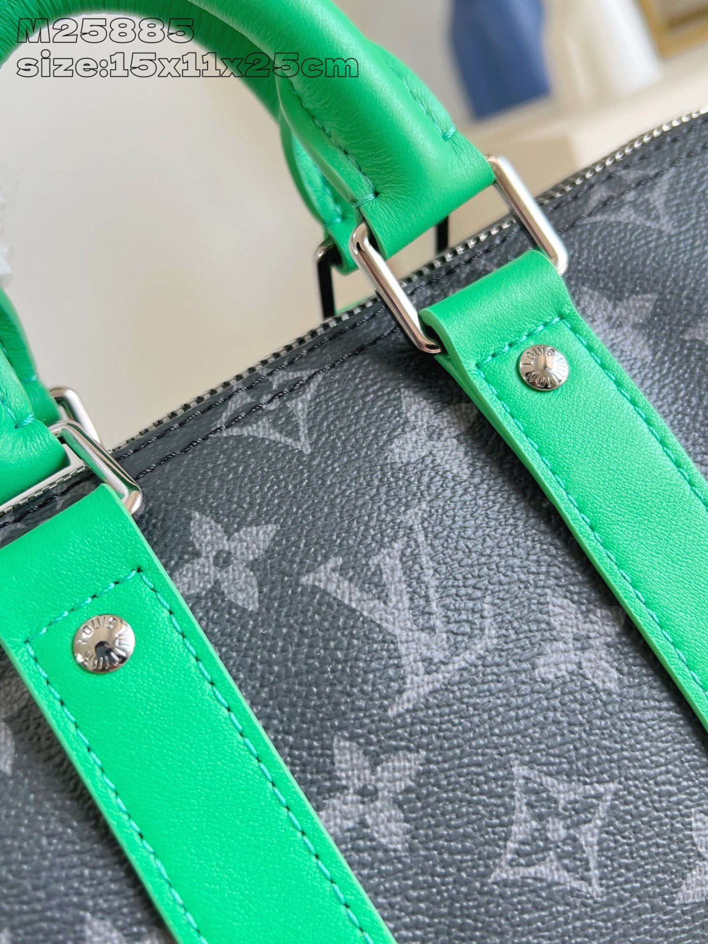 【顶级原单 M25885 】本款 Keepall Bandoulière 25 手袋拥有 Monogra