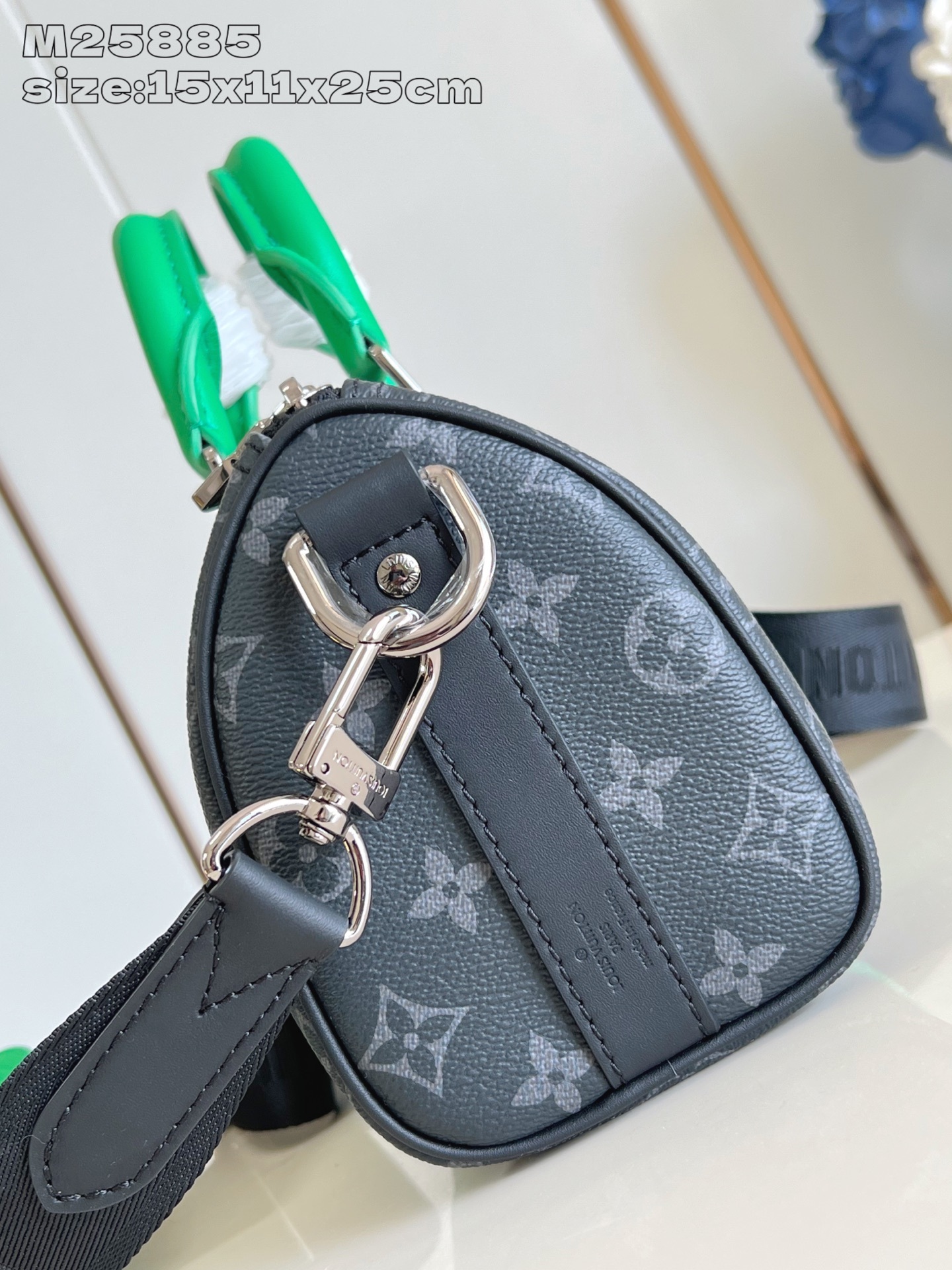 【顶级原单 M25885 】本款 Keepall Bandoulière 25 手袋拥有 Monogra
