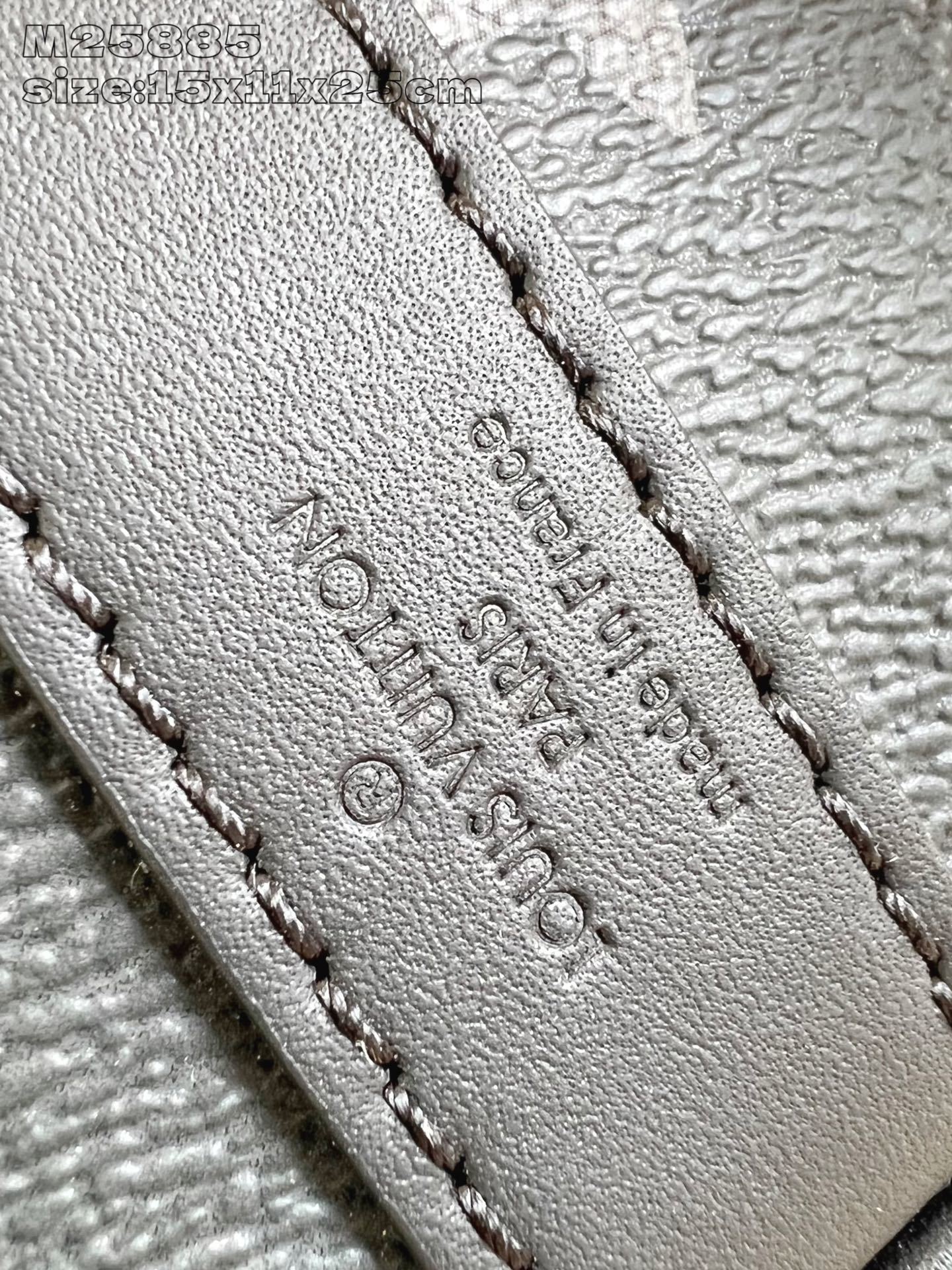 【顶级原单 M25885 】本款 Keepall Bandoulière 25 手袋拥有 Monogra