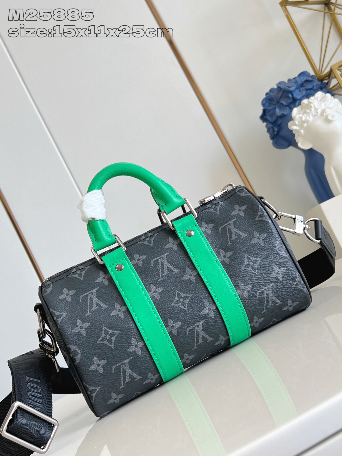 【顶级原单 M25885 】本款 Keepall Bandoulière 25 手袋拥有 Monogra