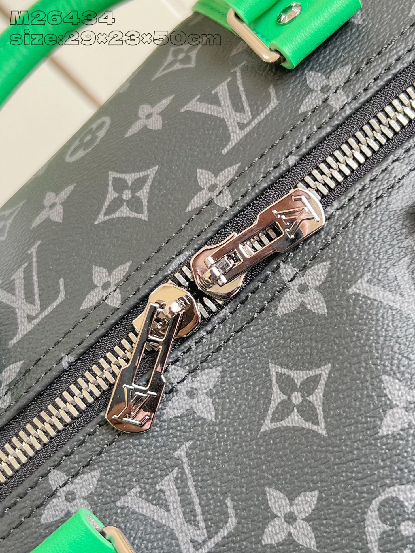 【顶级原单 M26434/50cm 】本款 Keepall Bandoulière 50 旅行袋取材 M