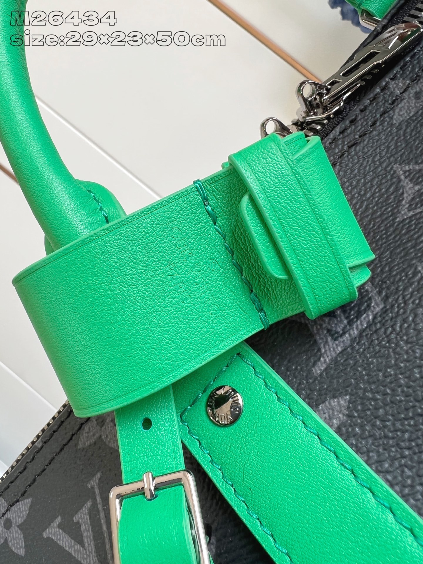 【顶级原单 M26434/50cm 】本款 Keepall Bandoulière 50 旅行袋取材 M