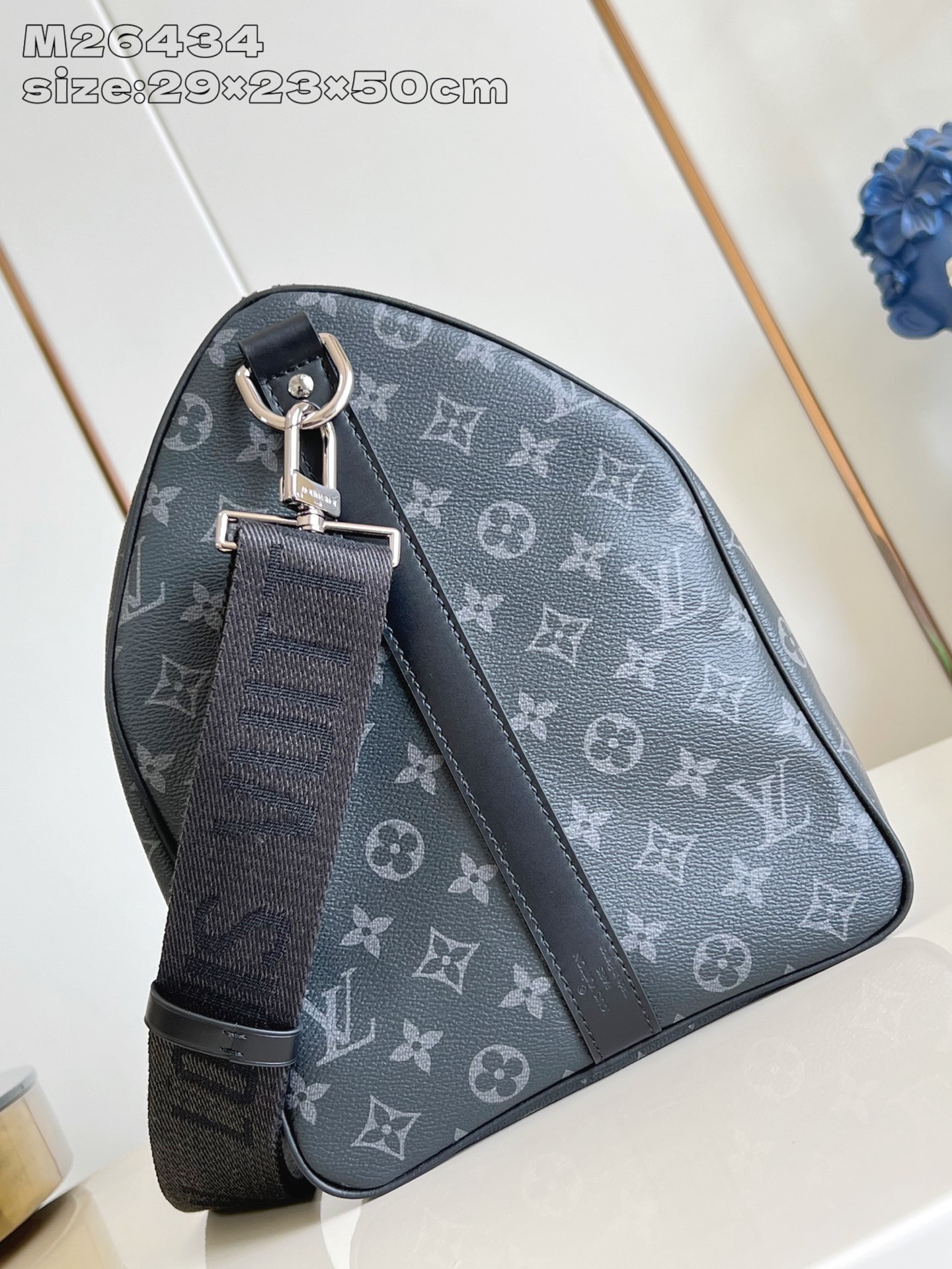 【顶级原单 M26434/50cm 】本款 Keepall Bandoulière 50 旅行袋取材 M