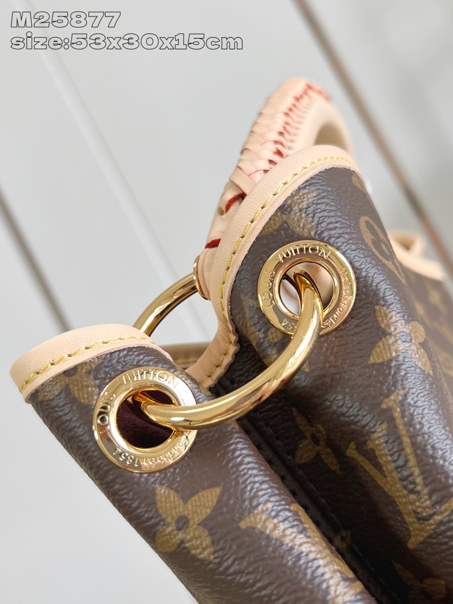 【顶级原单 M25877 】Damier Artsy手袋以柔软的Monogram帆布制成,外观清新而富有