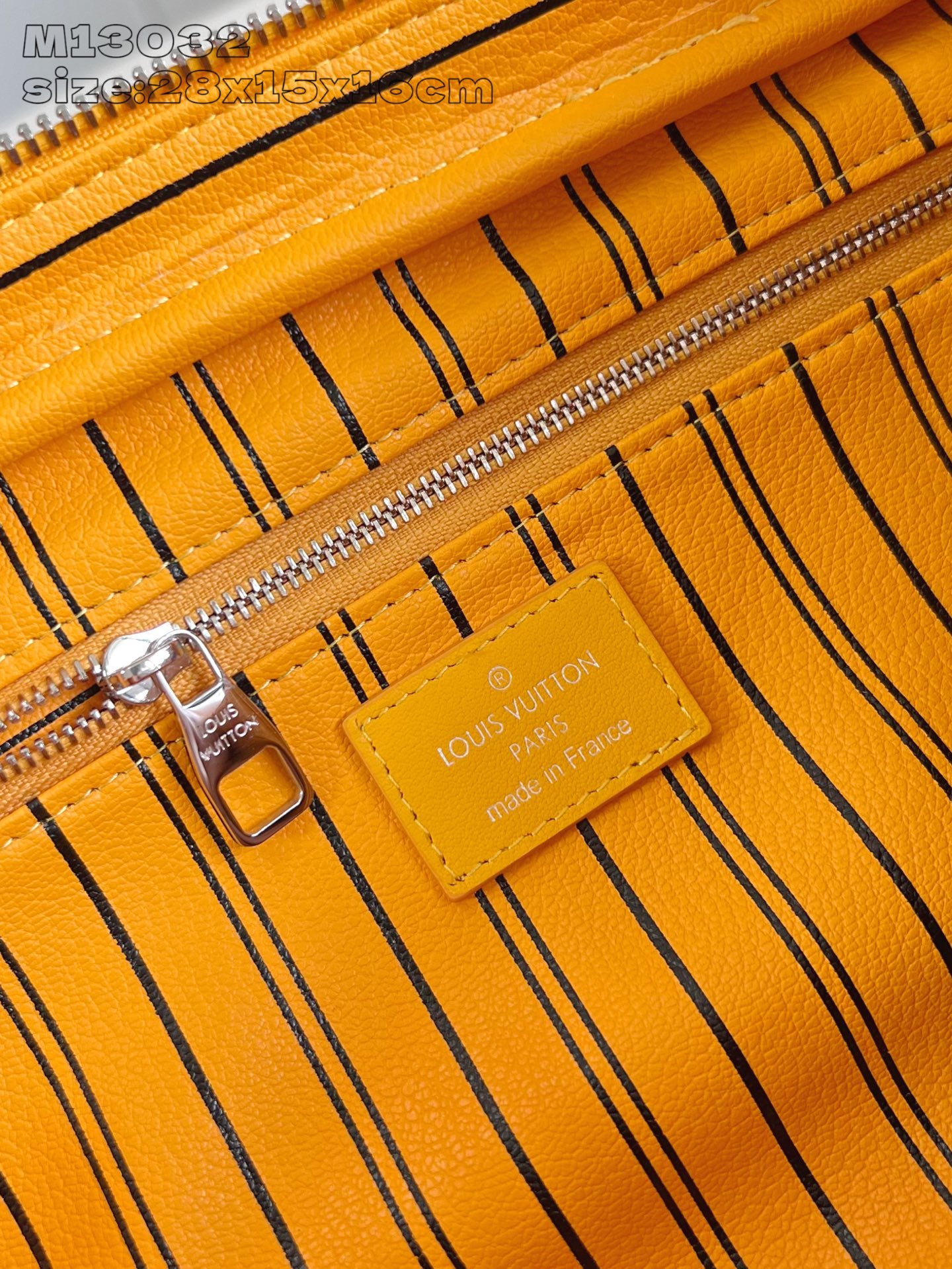 【顶级原单 M13032黄 】本款 Dopp Kit 盥洗袋选用 Monogram Eclipse 帆布