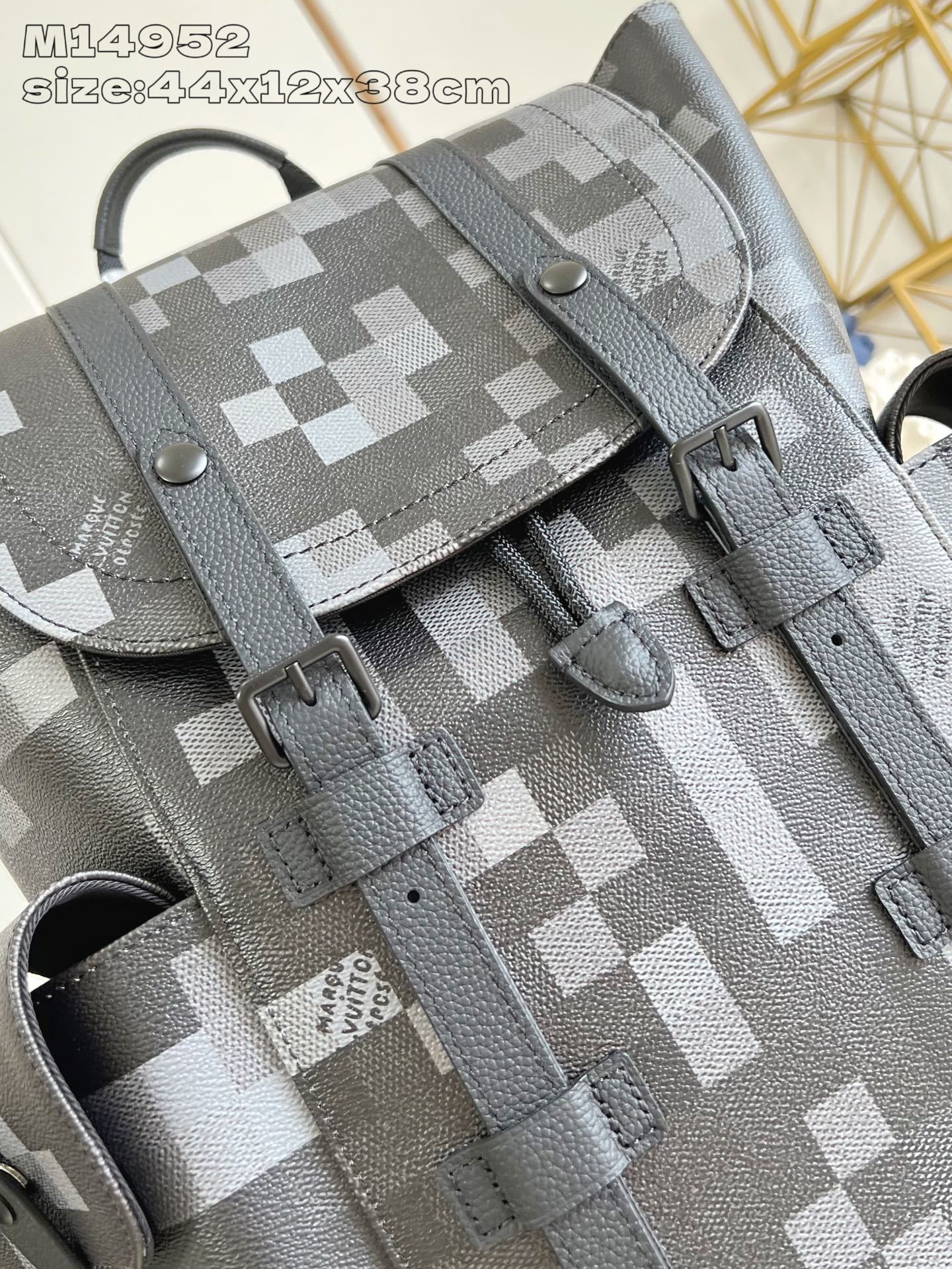【顶级原单 M14952 】本款 Christopher 中号双肩包选用 Damoflage Black