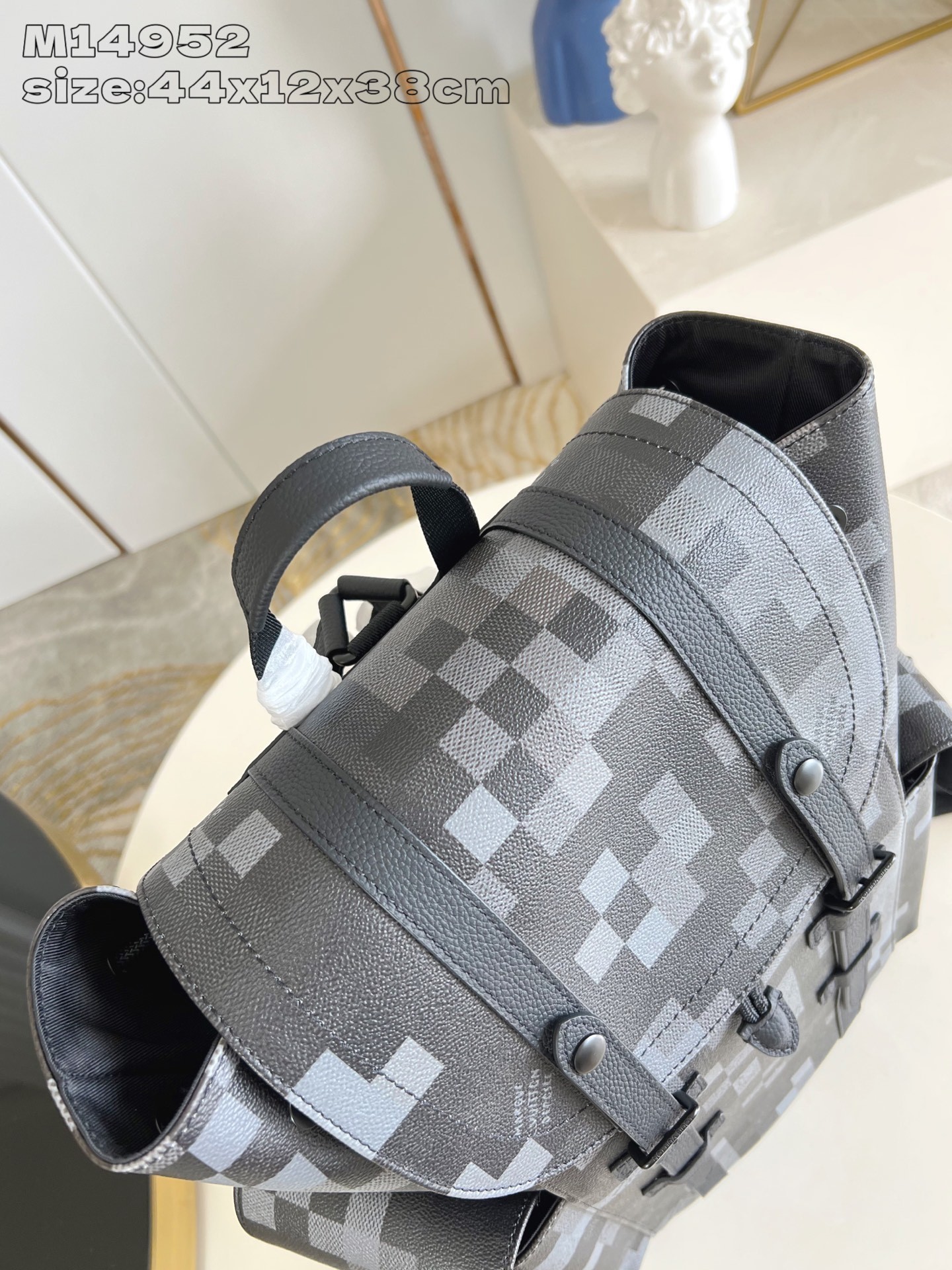 【顶级原单 M14952 】本款 Christopher 中号双肩包选用 Damoflage Black