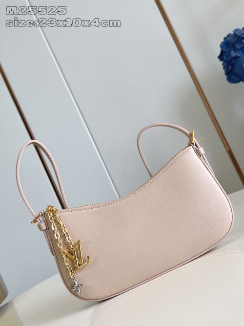 Louis Vuitton Bloom Pochette: Chic Leather Handbag with Iconic Charm 1 Louis Vuitton Bloom Pochette: Chic Leather Handbag with Iconic Charm