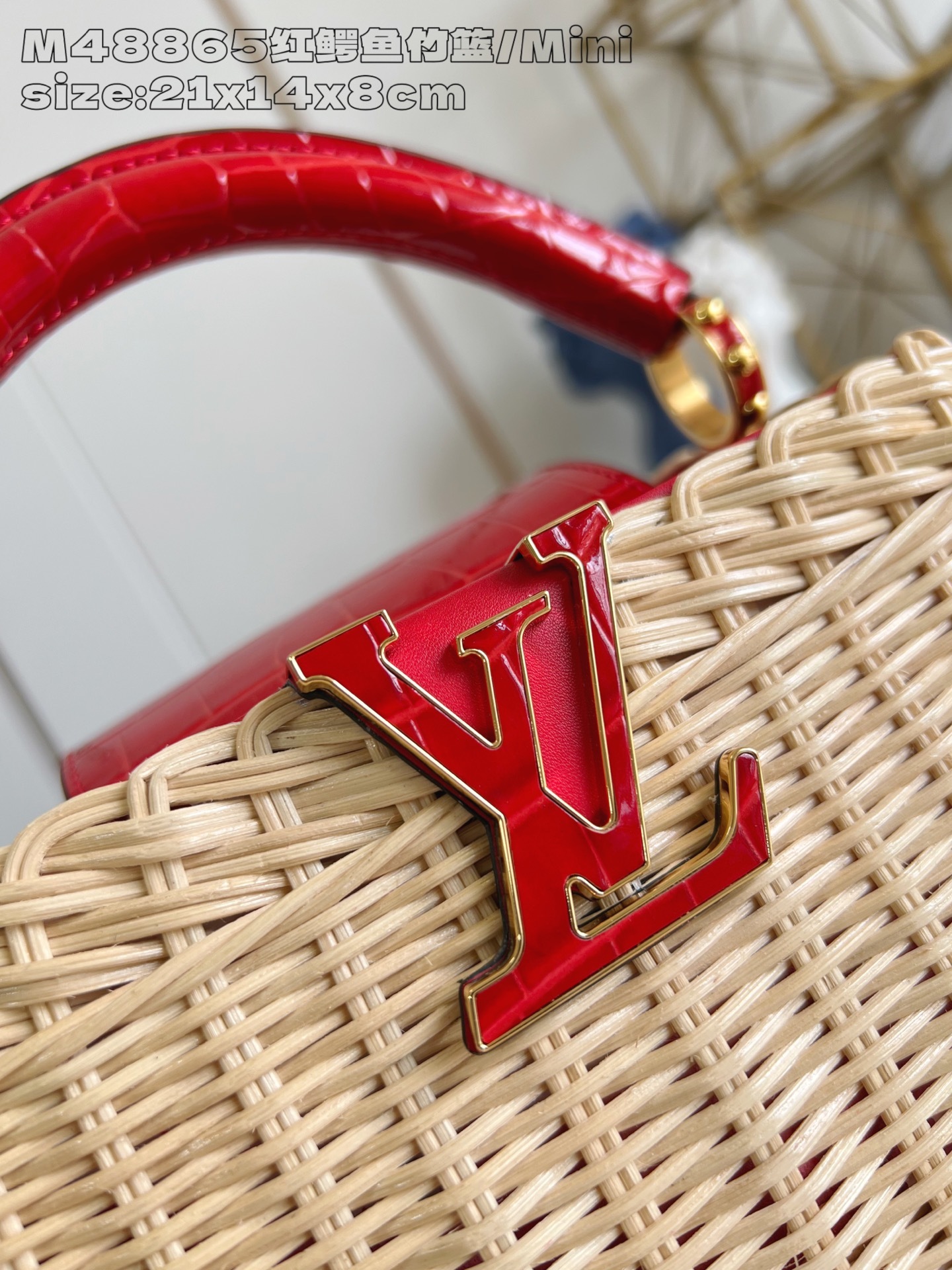 【顶级原单 M48865红鳄鱼竹篮/迷你 】 本款 Capucines 迷你手袋向路易威登于 1892