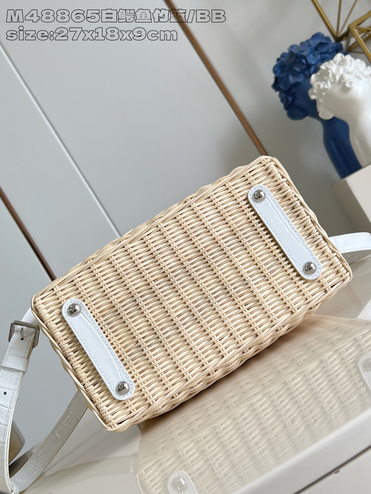 【顶级原单 M48865白鳄鱼竹篮/小号】本款 Capucines BB手袋向路易威登于 1892 年推