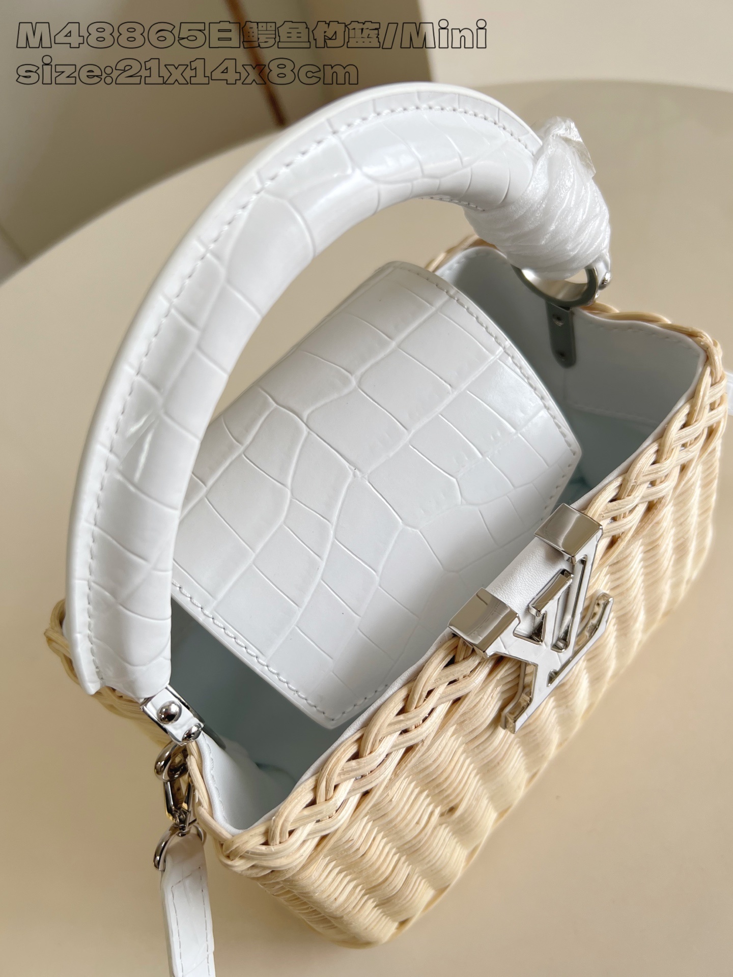 【顶级原单 M48865白鳄鱼竹篮/迷你 】 本款 Capucines 迷你手袋向路易威登于 1892
