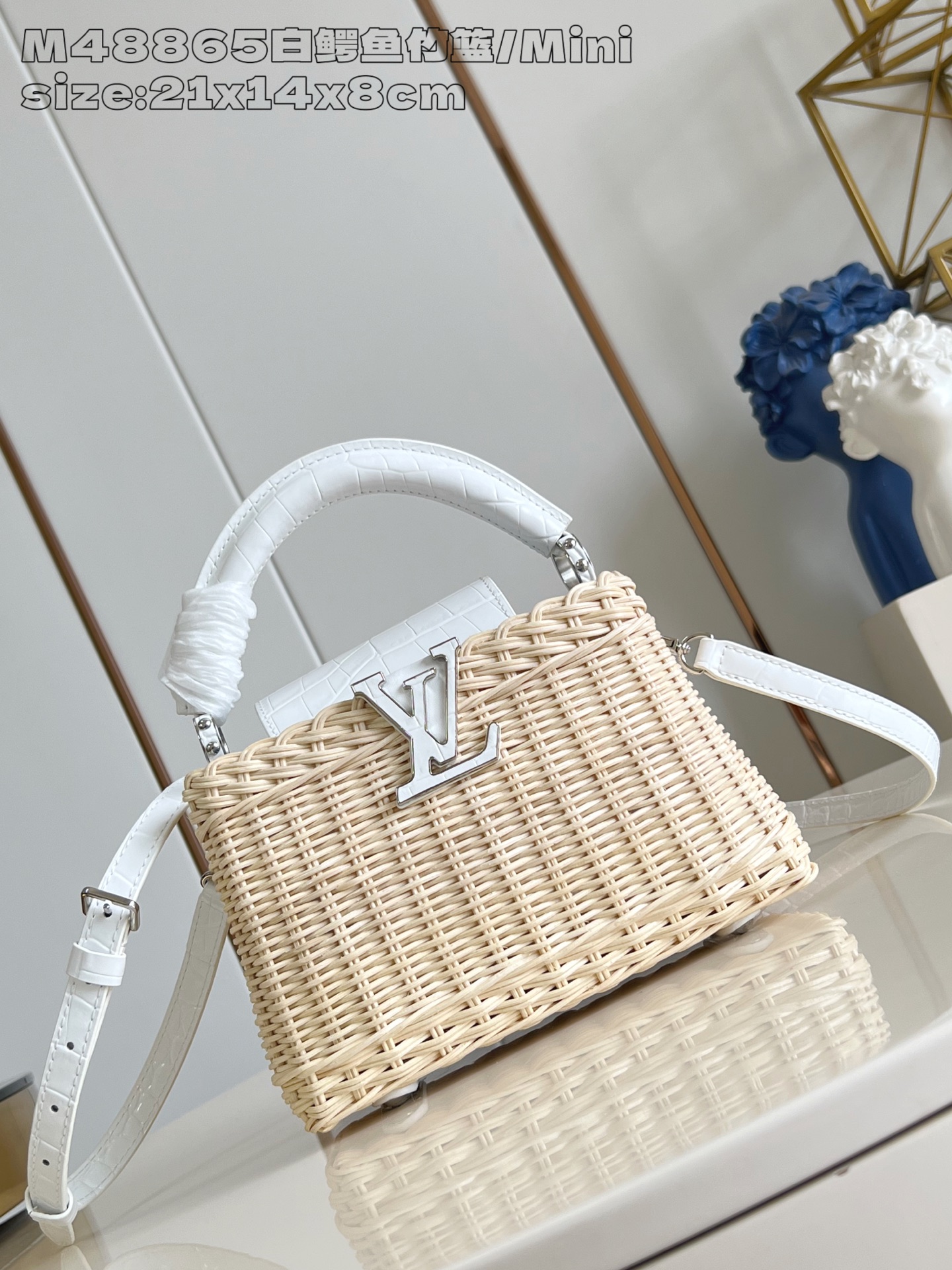 【顶级原单 M48865白鳄鱼竹篮/迷你 】 本款 Capucines 迷你手袋向路易威登于 1892 