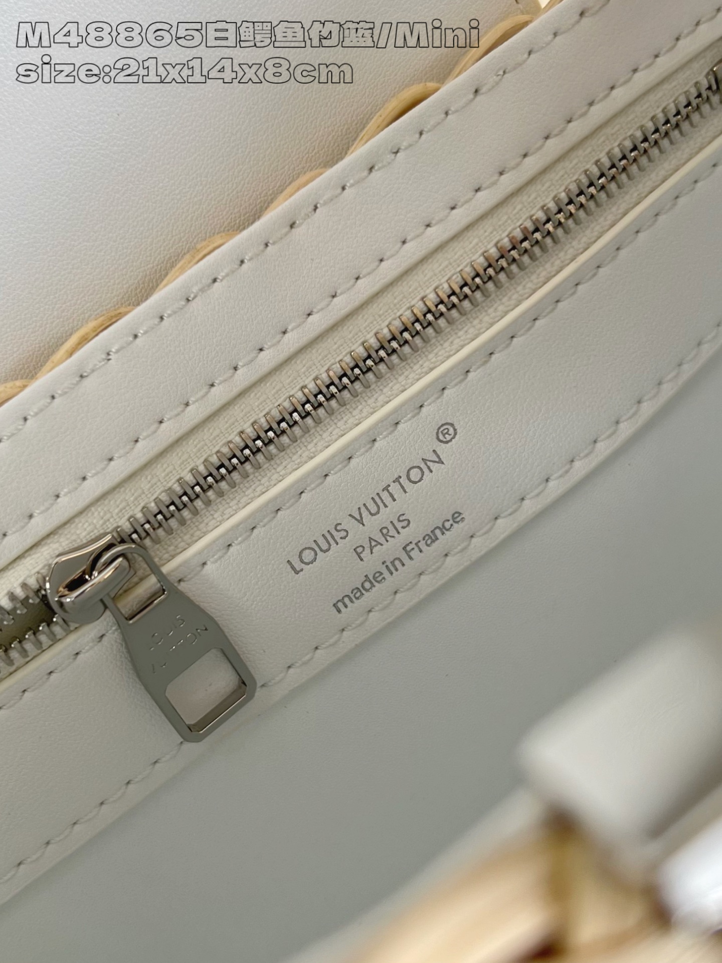 【顶级原单 M48865白鳄鱼竹篮/迷你 】 本款 Capucines 迷你手袋向路易威登于 1892