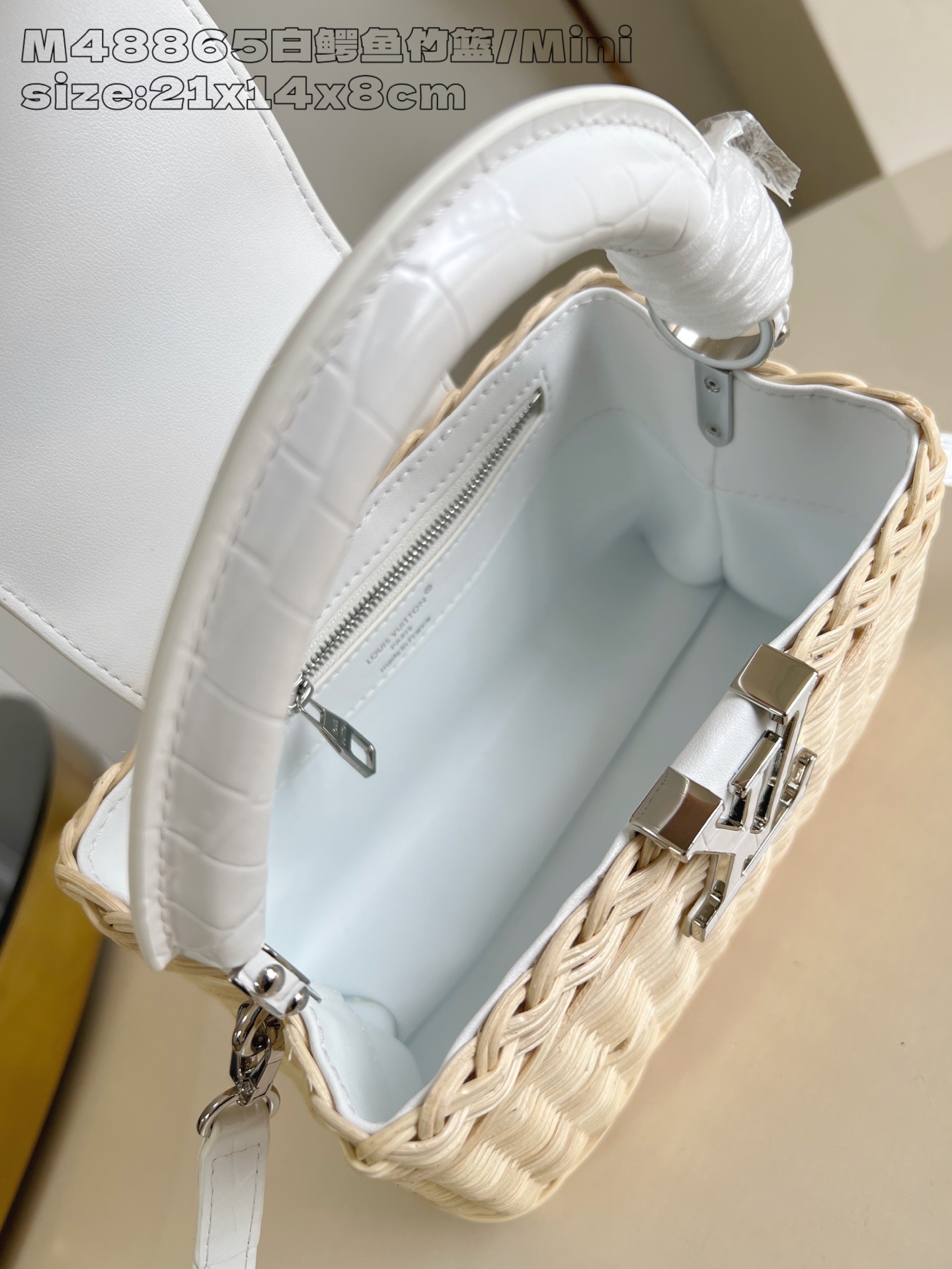 【顶级原单 M48865白鳄鱼竹篮/迷你 】 本款 Capucines 迷你手袋向路易威登于 1892