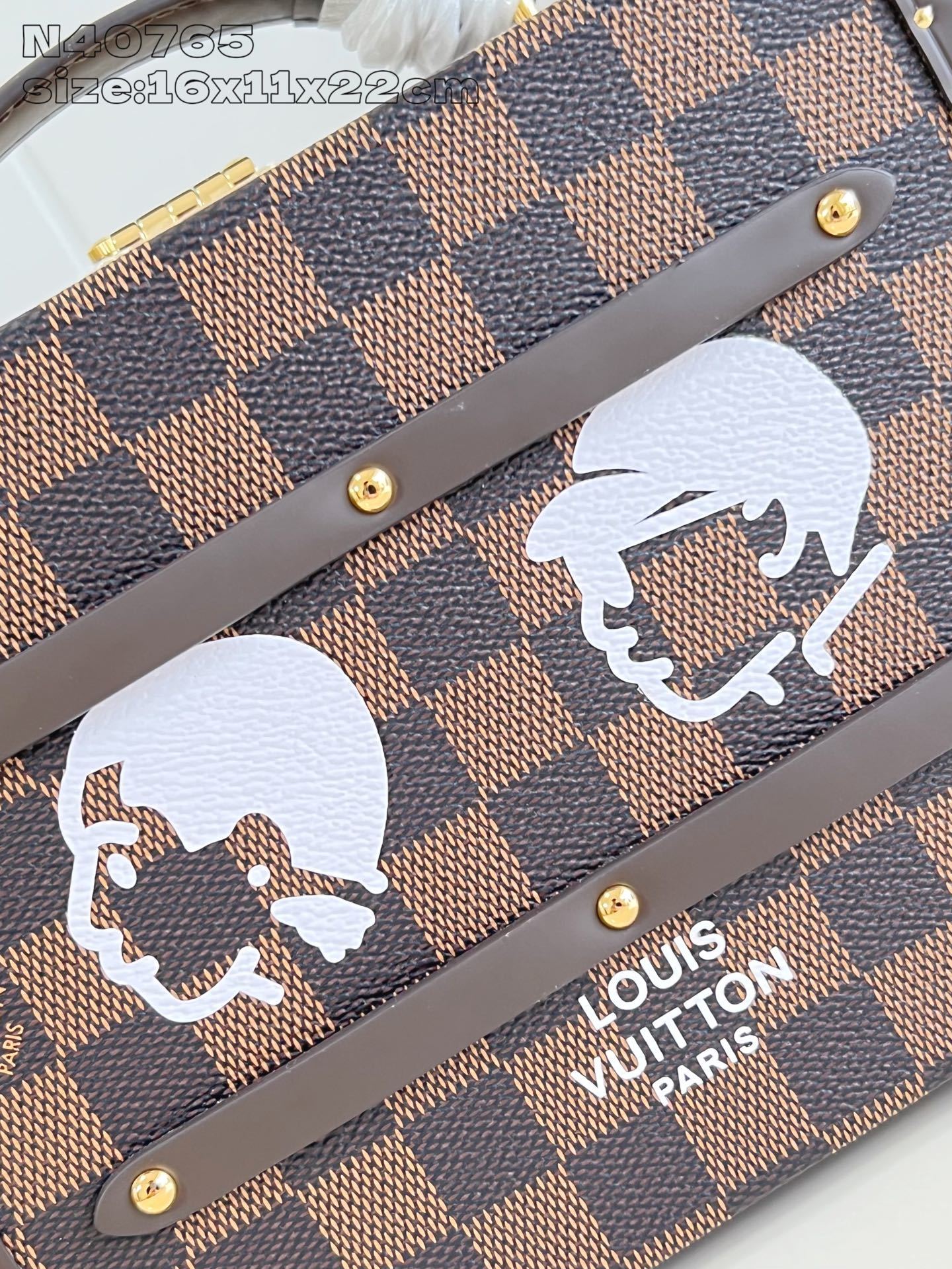 【顶级原单 N40765 】Sawagani Trunk 手袋取材 Damier Phriendship