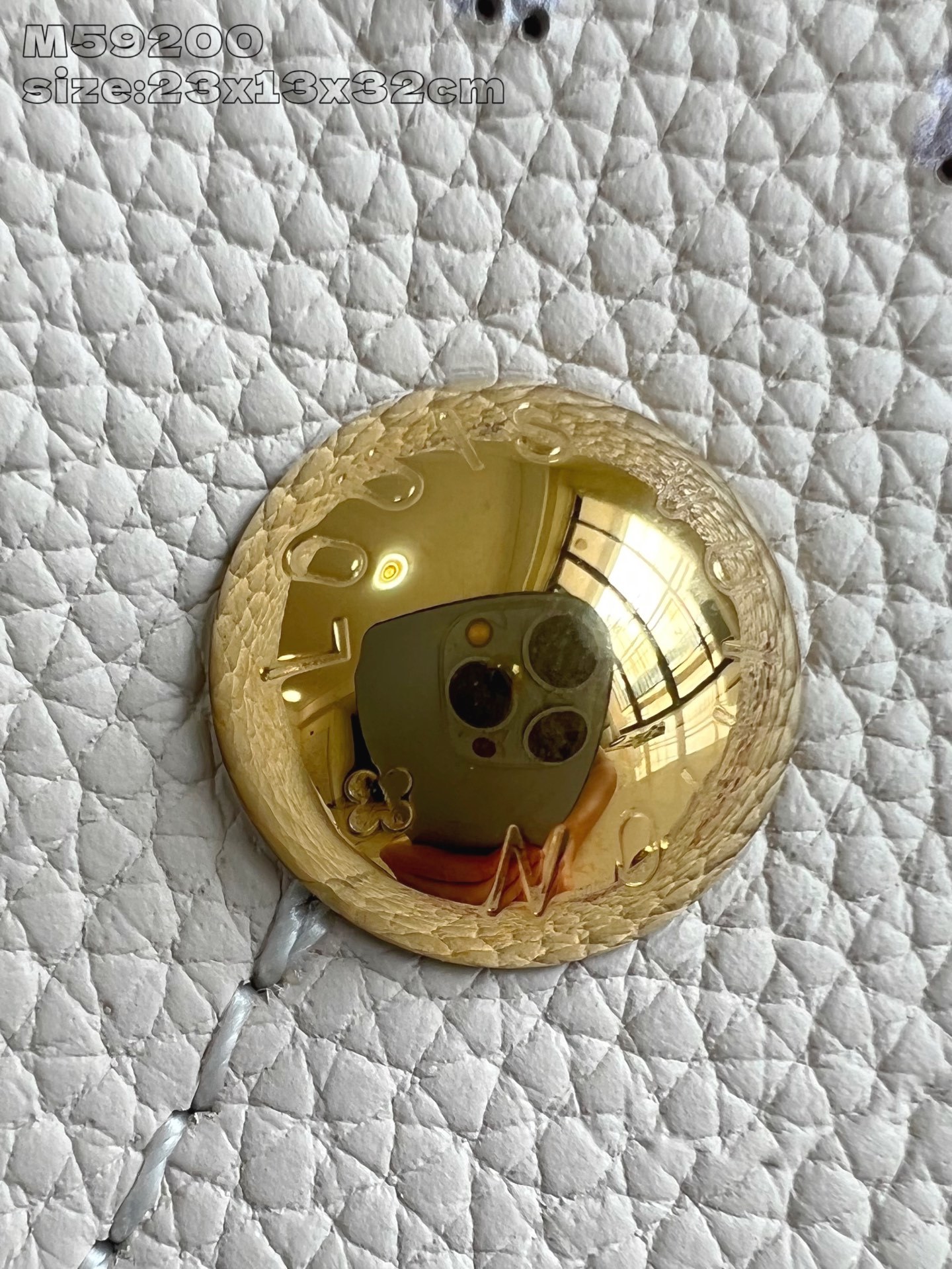 【顶级原单 M59200草莓白丝印 】M15116 款 Bella Tote 手袋取材品牌标志性镂花穿孔