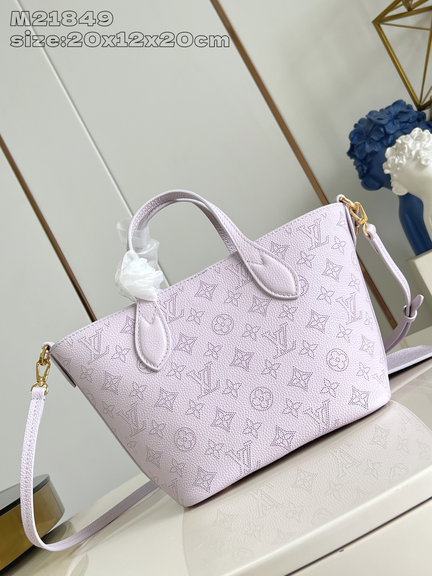 【顶级原单 M21849薰衣草 】M14395 本款 Blossom 小号手袋浸染新季摩登色调,以镂花皮