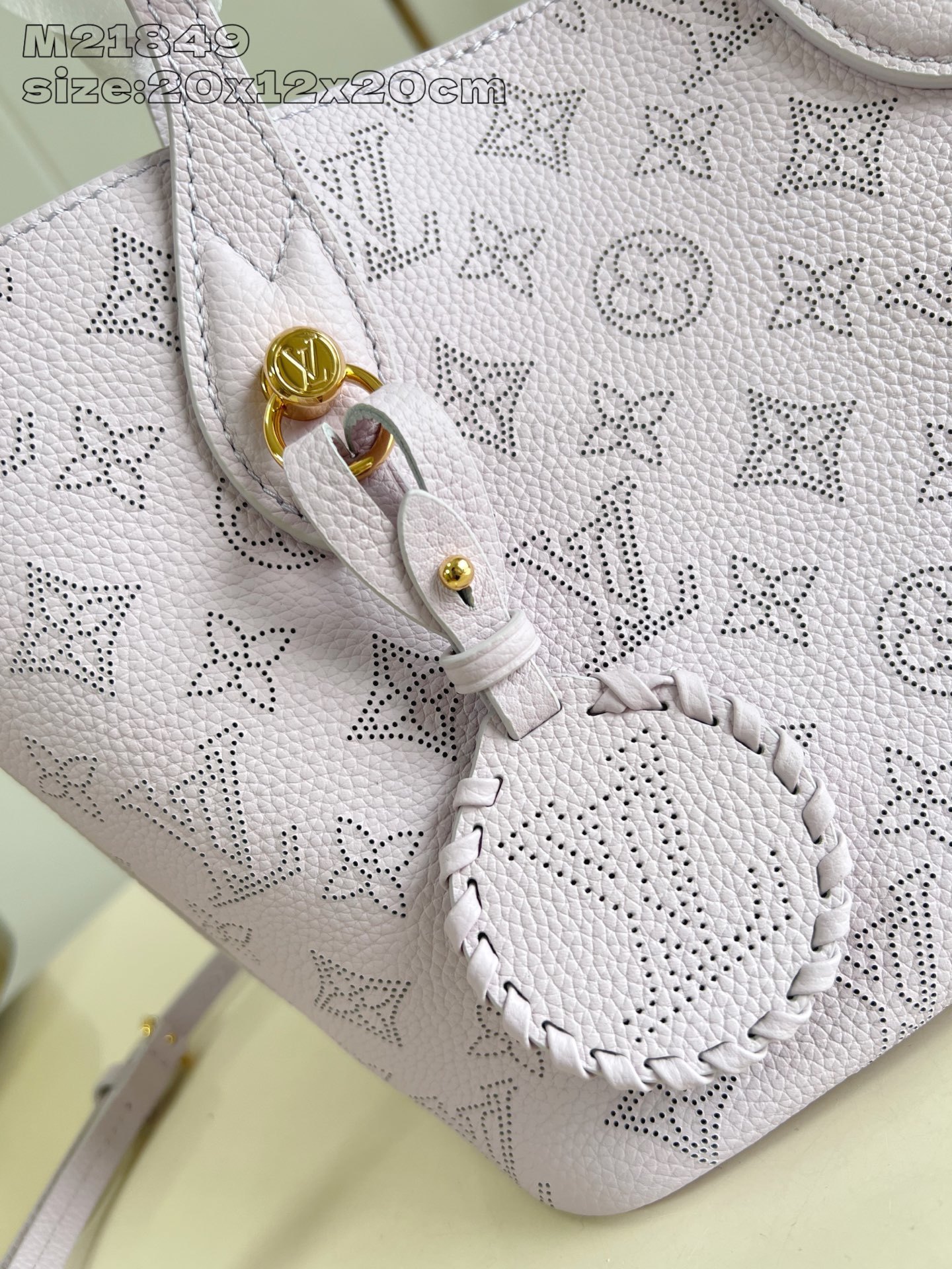 【顶级原单 M21849薰衣草 】M14395 本款 Blossom 小号手袋浸染新季摩登色调,以镂花皮