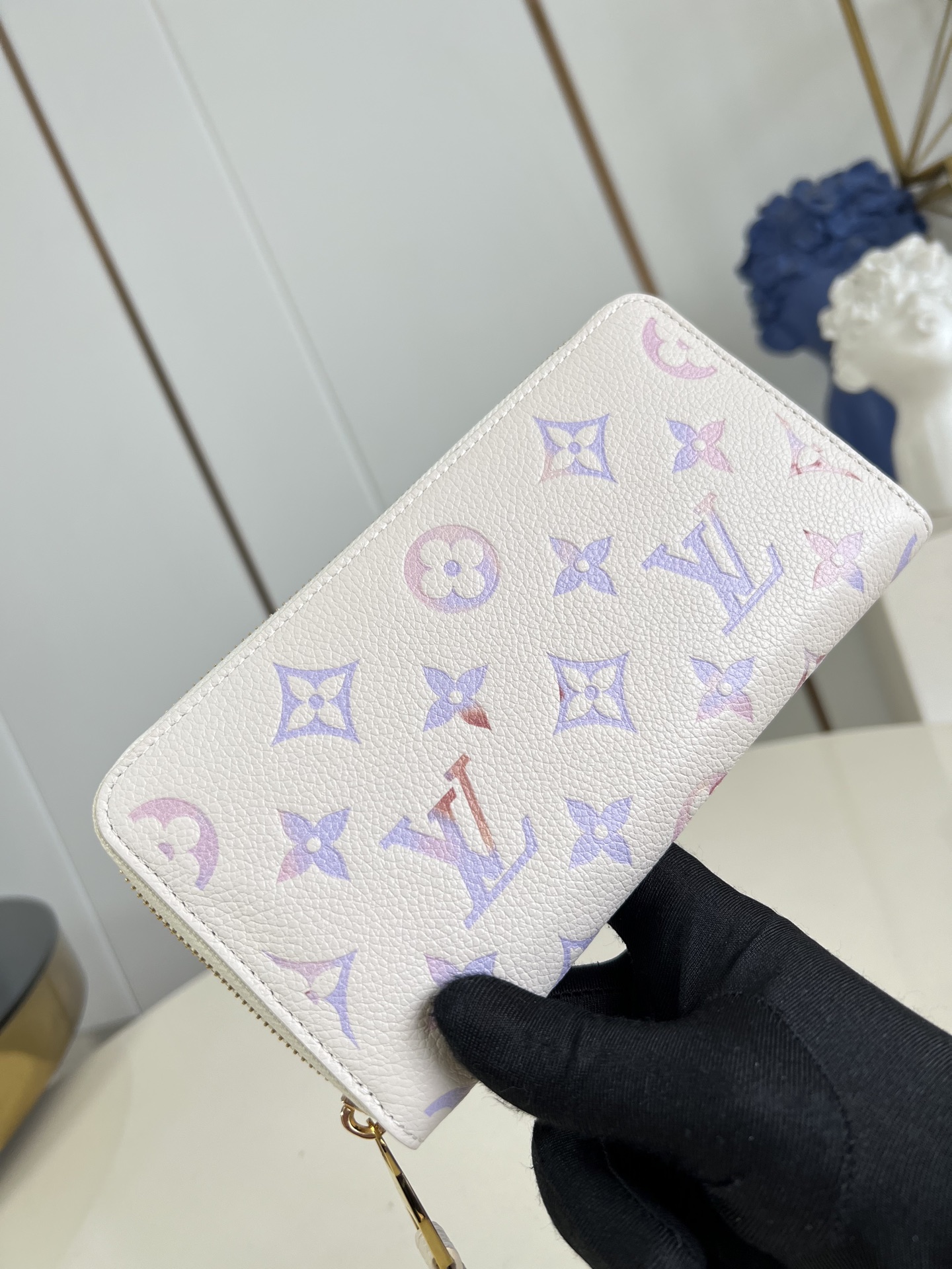 【顶级原单 M25594 】本款 zippy 钱夹 取材Monogram Empreinte 皮革渲染梦