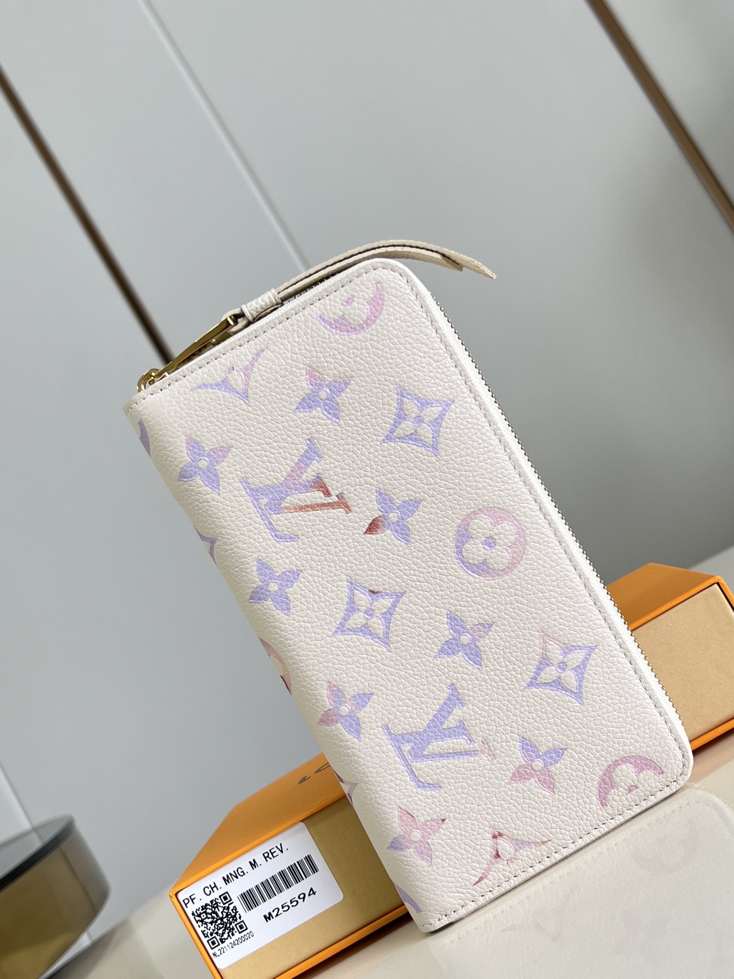 【顶级原单 M25594 】本款 zippy 钱夹 取材Monogram Empreinte 皮革渲染梦