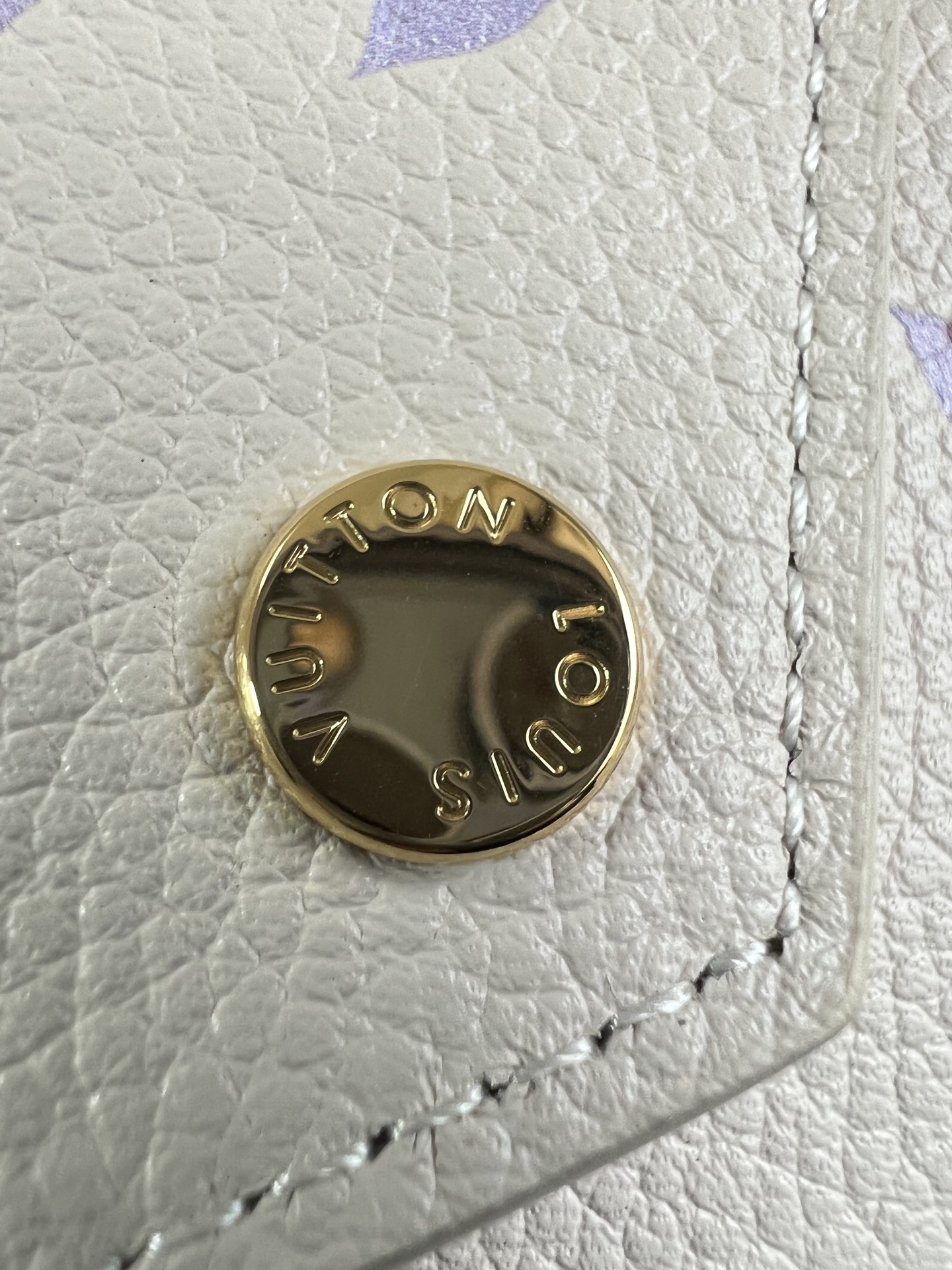【顶级原单 M25649 】本款 Victorine 钱夹为 Monogram Empreinte 皮革