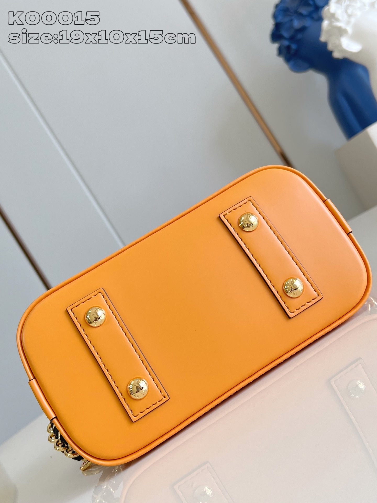 【顶级原单 K00015姜黄 】本款 Alma 迷你手袋出自 LV&I 定制系列,选用 Monogram