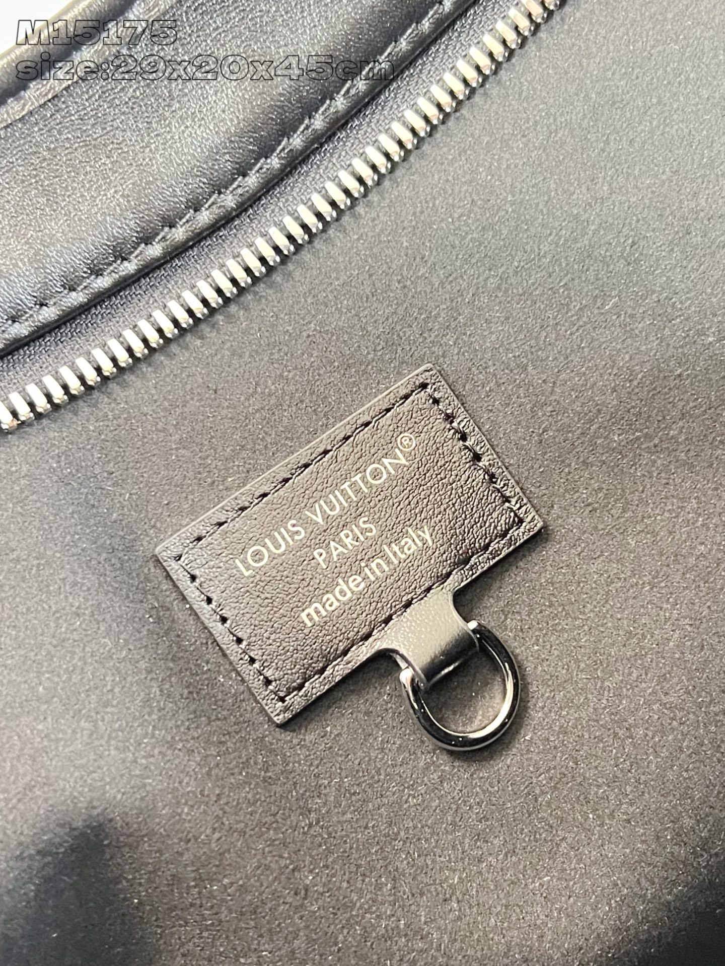 【顶级原单 M15175 】本款 Carry All Travel Bag 手袋取材柔软牛皮革，为名牌和