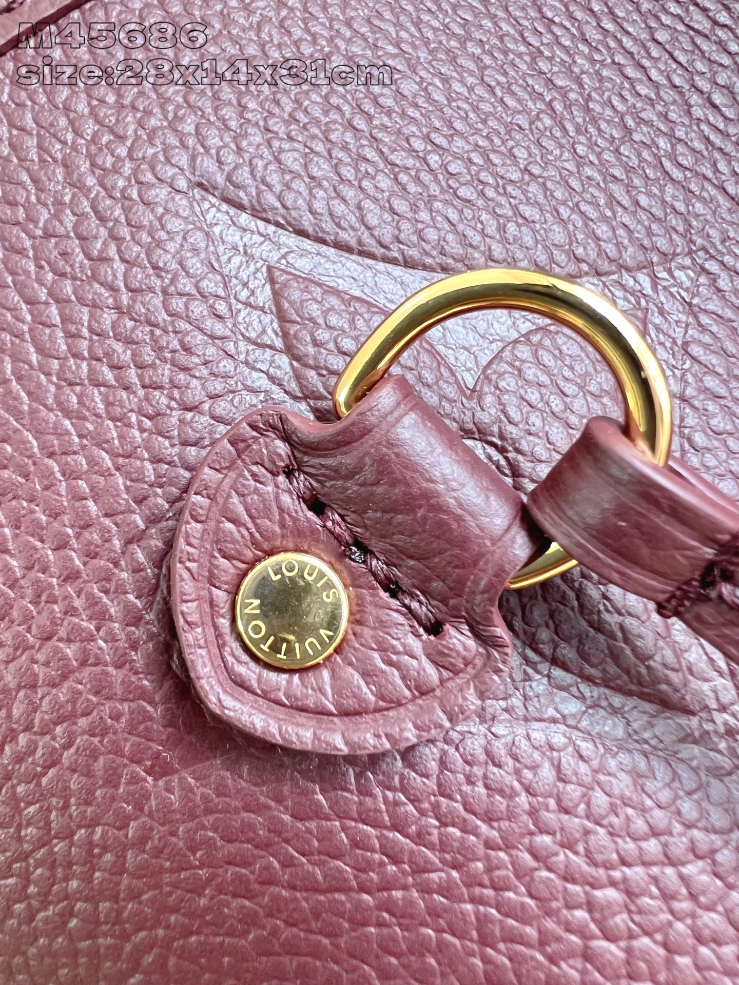 【顶级原单 M45686酒红压花 】本款 Neverfull 中号托特包为标志性 Epi 皮革铺陈 Mo