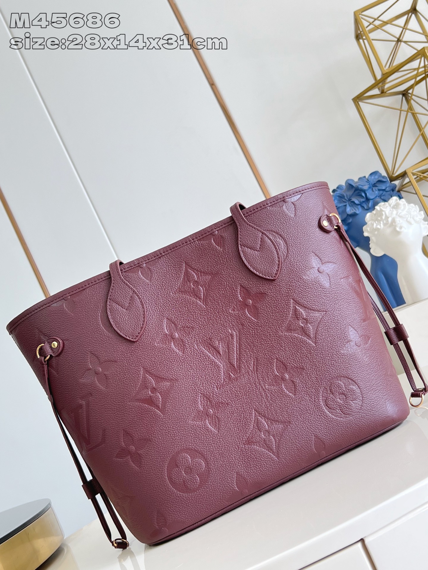 【顶级原单 M45686酒红压花 】本款 Neverfull 中号托特包为标志性 Epi 皮革铺陈 Mo