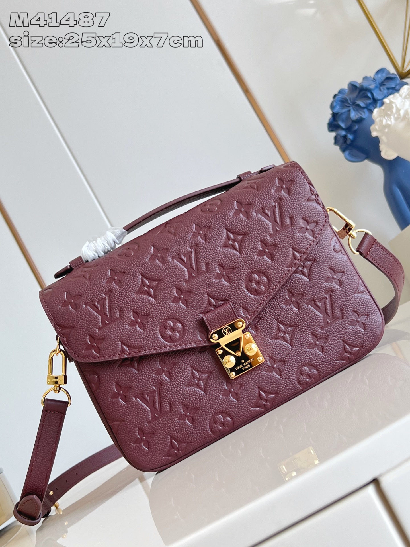 【顶级原单 M41487紫红压花】本款 Pochette Métis 手袋选用 Monogram Emp