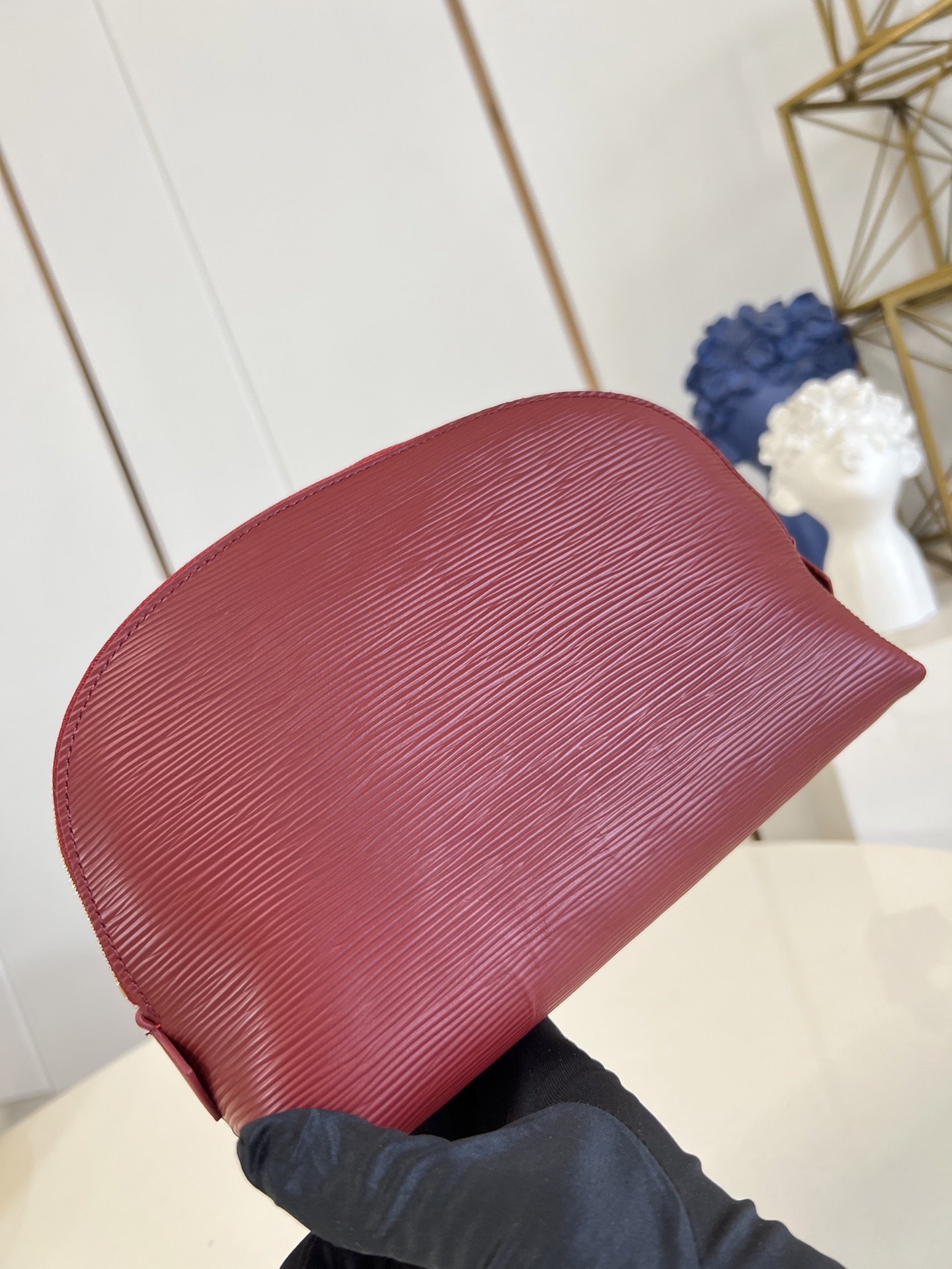 【顶级原单 M15201大号 】本款 Pochette Cosmétique 大号化妆包为 Epi 粒面