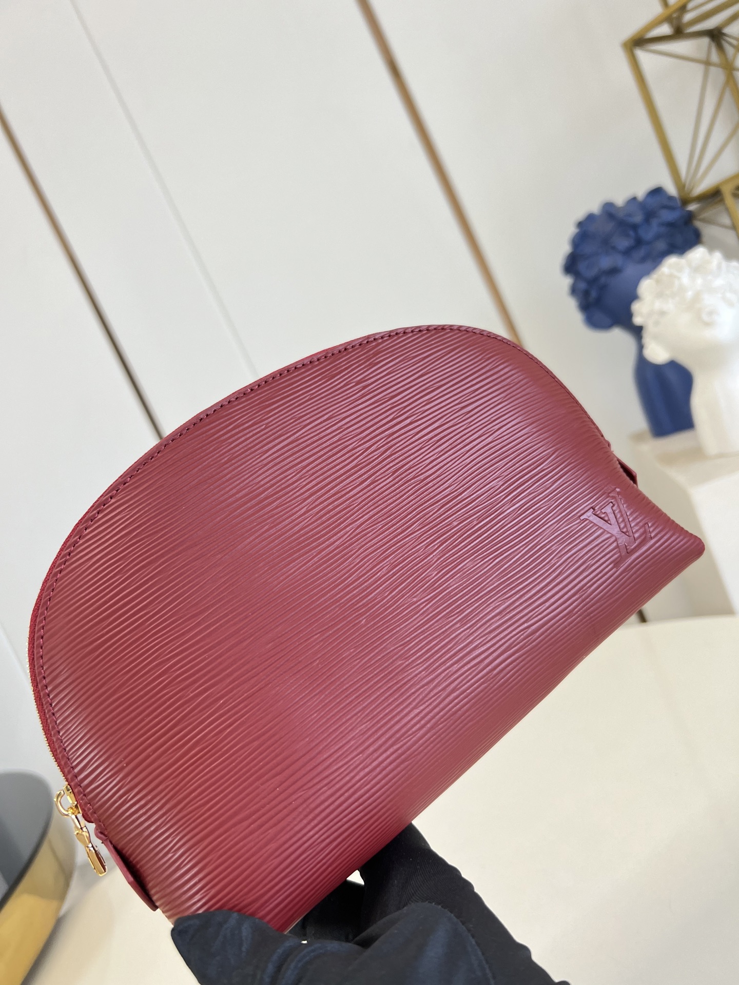 【顶级原单 M15201大号 】本款 Pochette Cosmétique 大号化妆包为 Epi 粒面