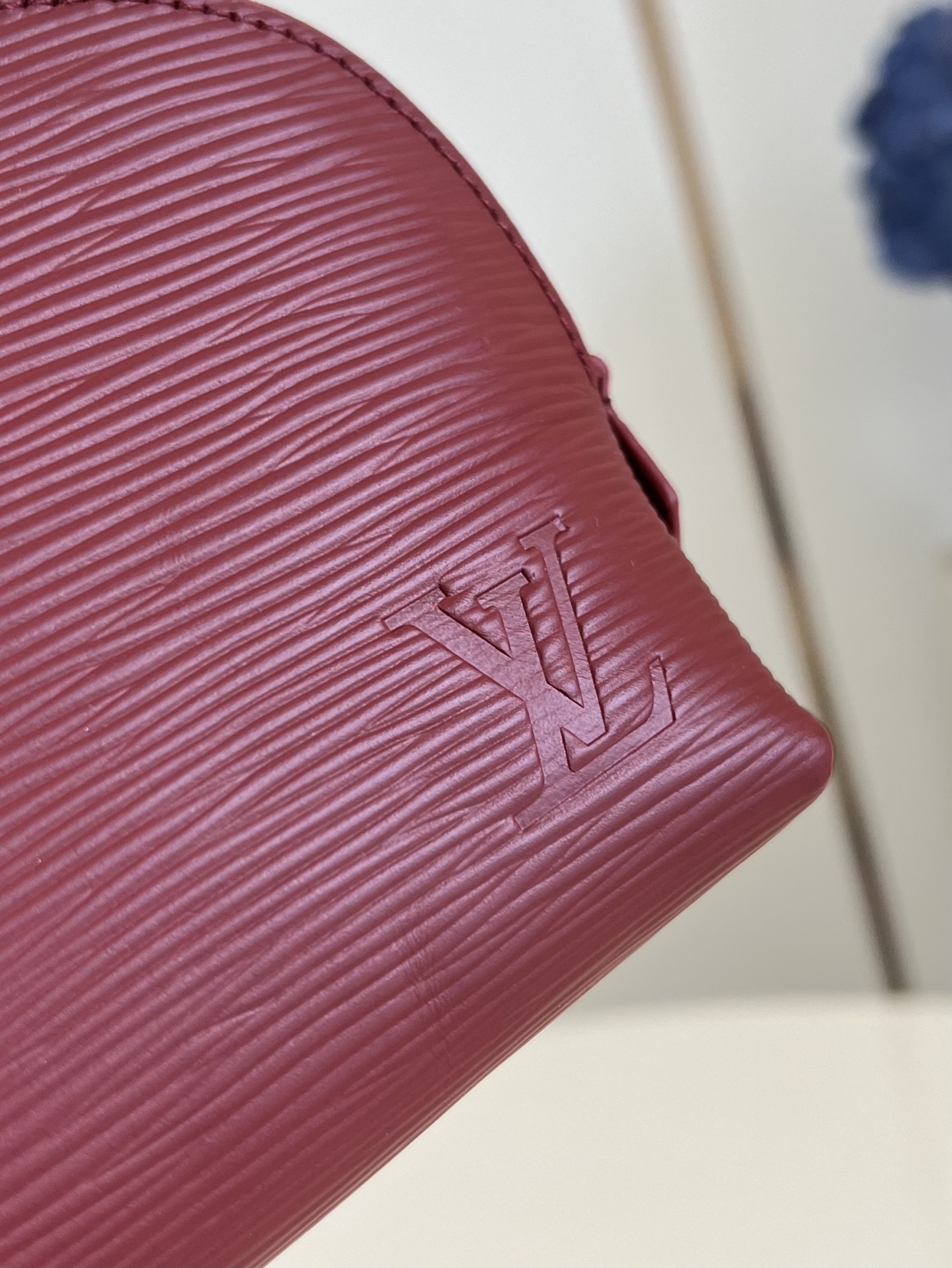 【顶级原单 M15201小号 】本款 Pochette Cosmétique 小号化妆包为 Epi 粒面