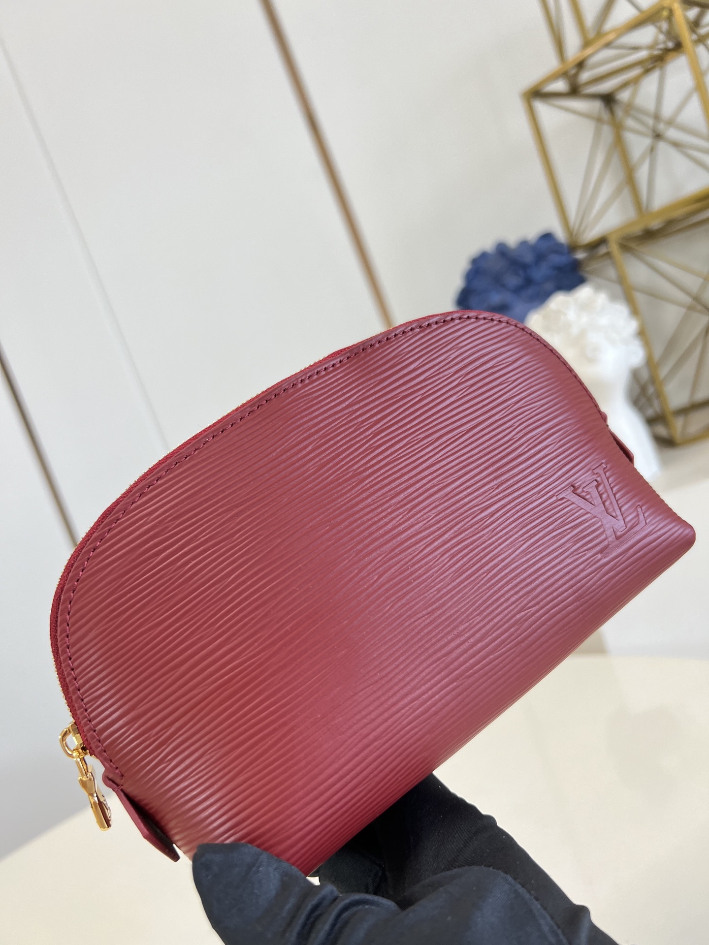 【顶级原单 M15201小号 】本款 Pochette Cosmétique 小号化妆包为 Epi 粒面