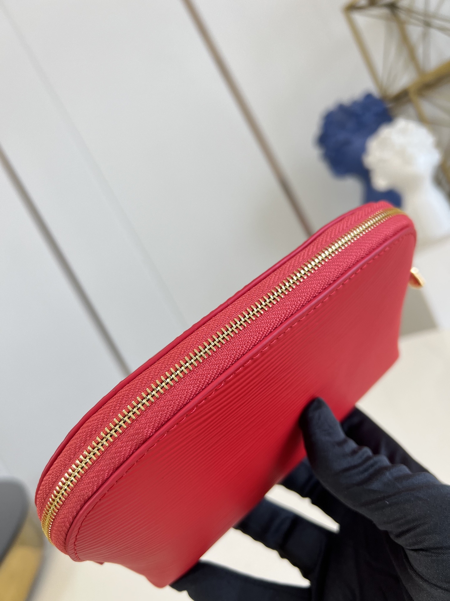 【顶级原单 M15197小号 】本款 Pochette Cosmétique 小号化妆包为 Epi 粒面