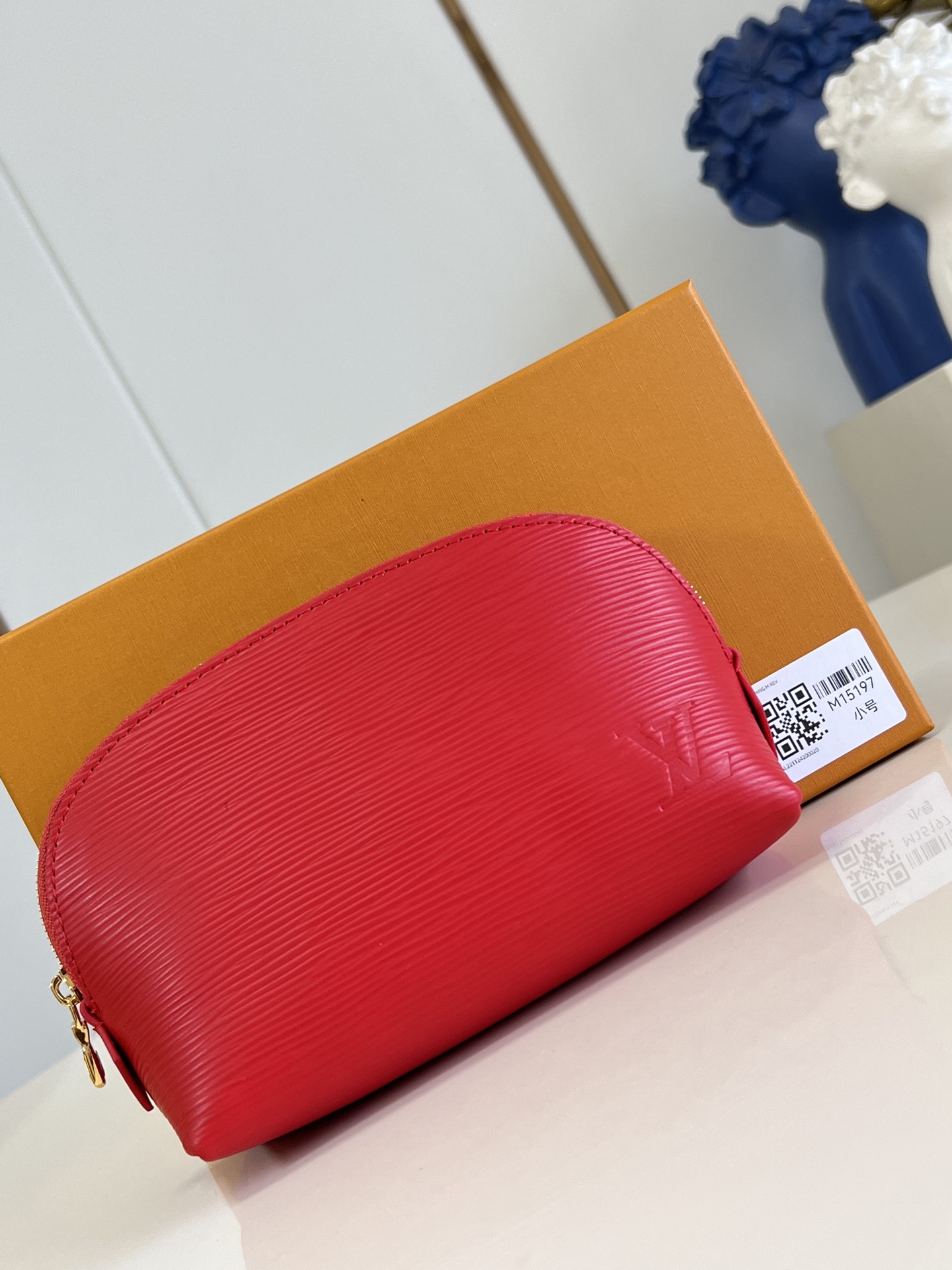 【顶级原单 M15197小号 】本款 Pochette Cosmétique 小号化妆包为 Epi 粒面