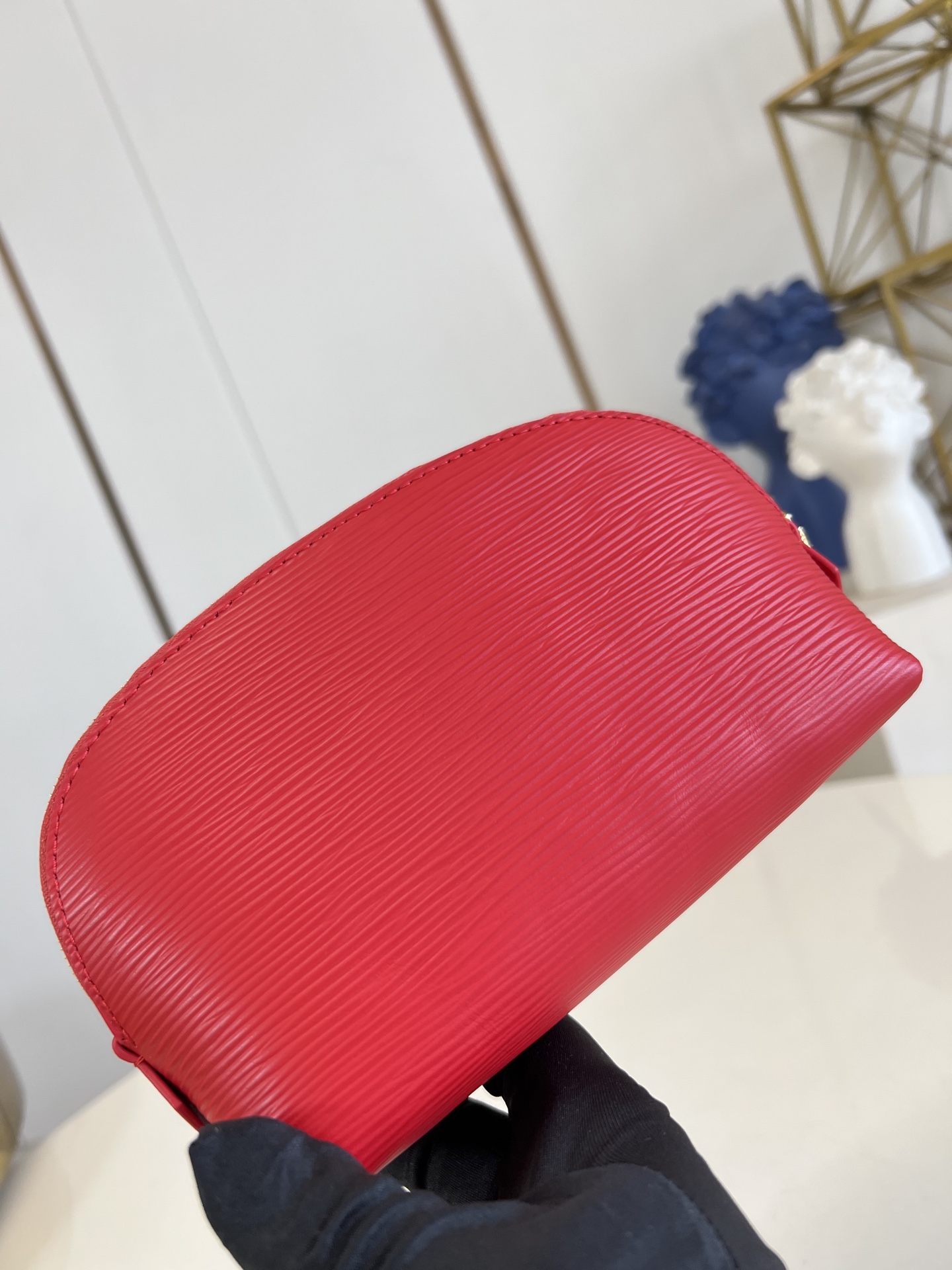 【顶级原单 M15197小号 】本款 Pochette Cosmétique 小号化妆包为 Epi 粒面