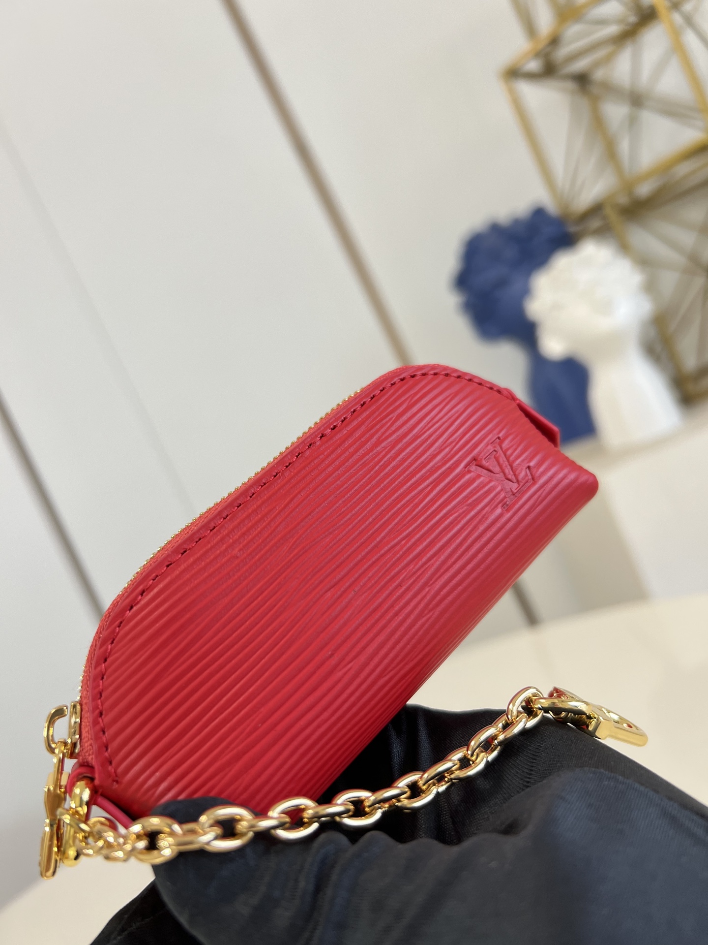 【顶级原单 M25687大红 】Lipstick化妆包以迷你版本解构品牌化妆包的经典构型，打造单只唇有的