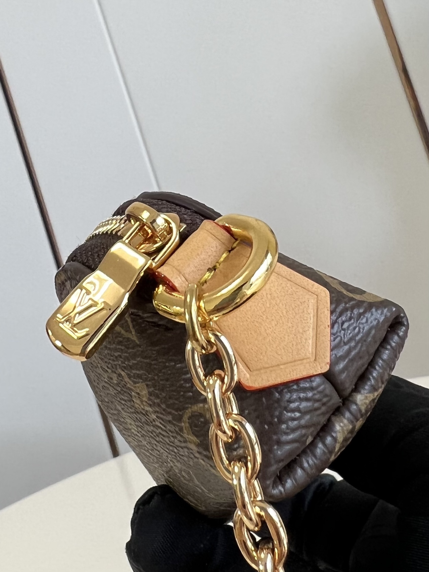 【顶级原单 M25694老花 】Lipstick化妆包以迷你版本解构品牌化妆包的经典构型，打造单只唇有的