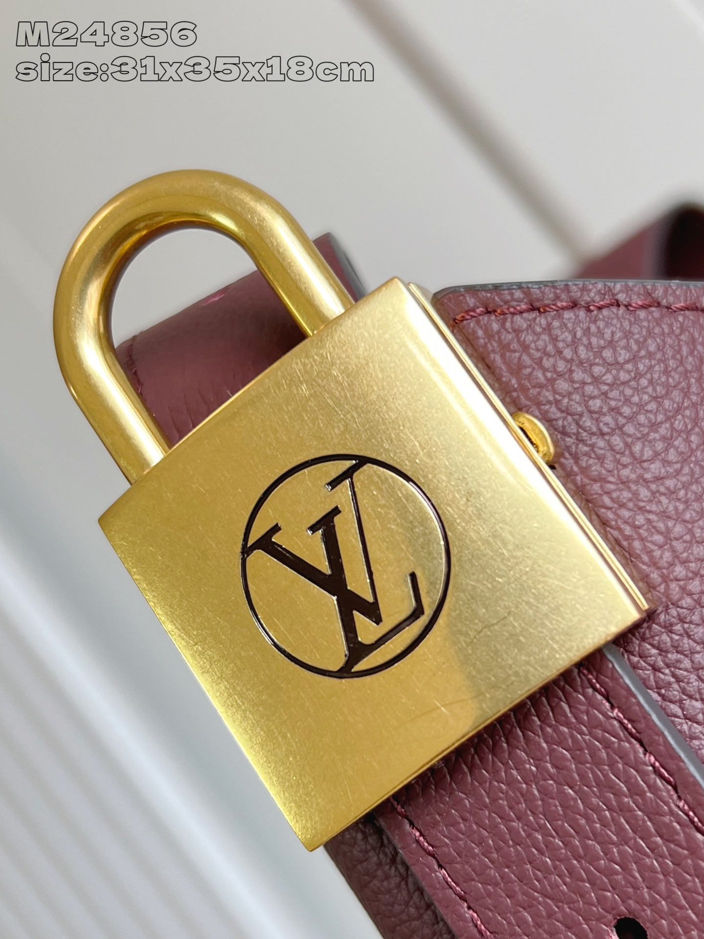 【顶级原单 M24856紫红 】M15209 本款 Low Key Hobo 中号手袋以柔软牛皮革勾勒简